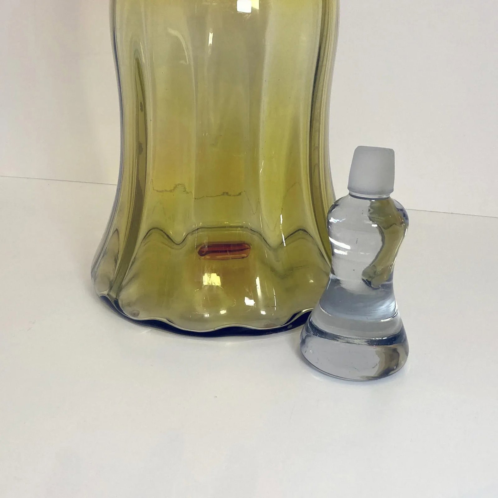 Mid-Century Blenko Amberina Bell Shape Decanter - 7