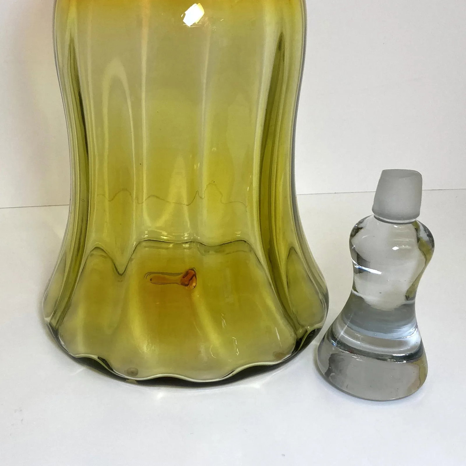 Mid-Century Blenko Amberina Bell Shape Decanter - 8
