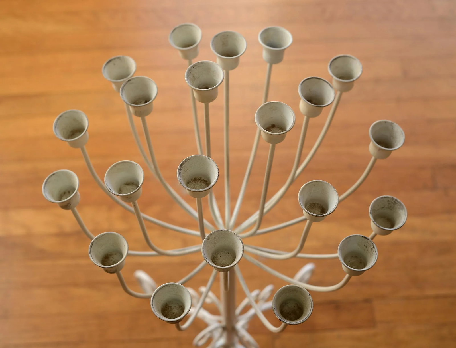 Vintage Sculptural French Country White Metal Candelabra Stand - 8