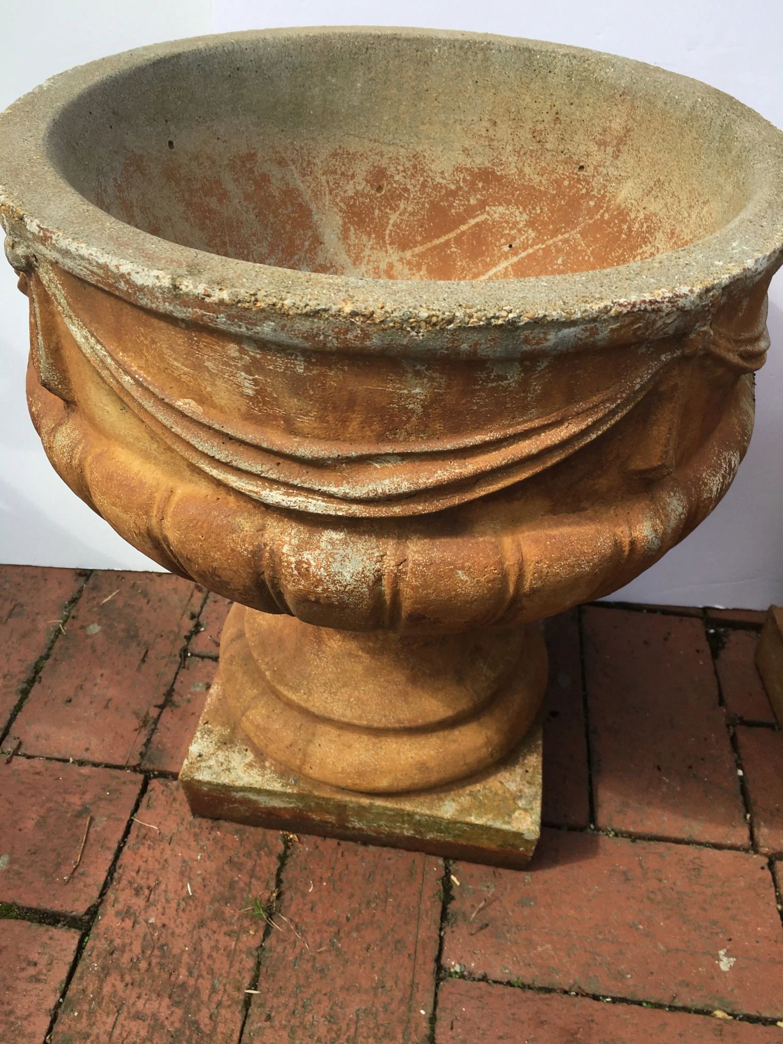 1980s Garden Urns - a Pair - 10