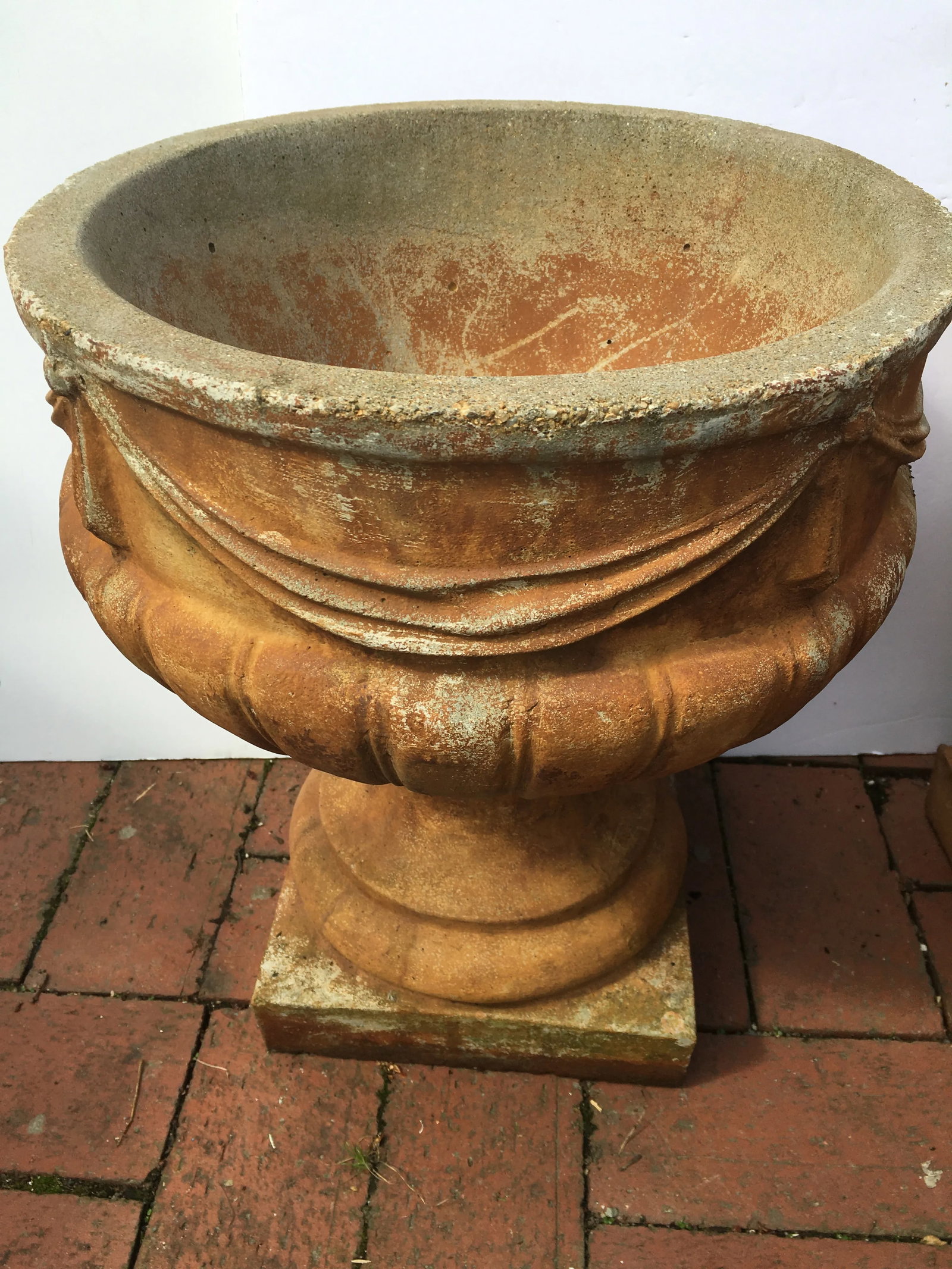 1980s Garden Urns - a Pair - 4