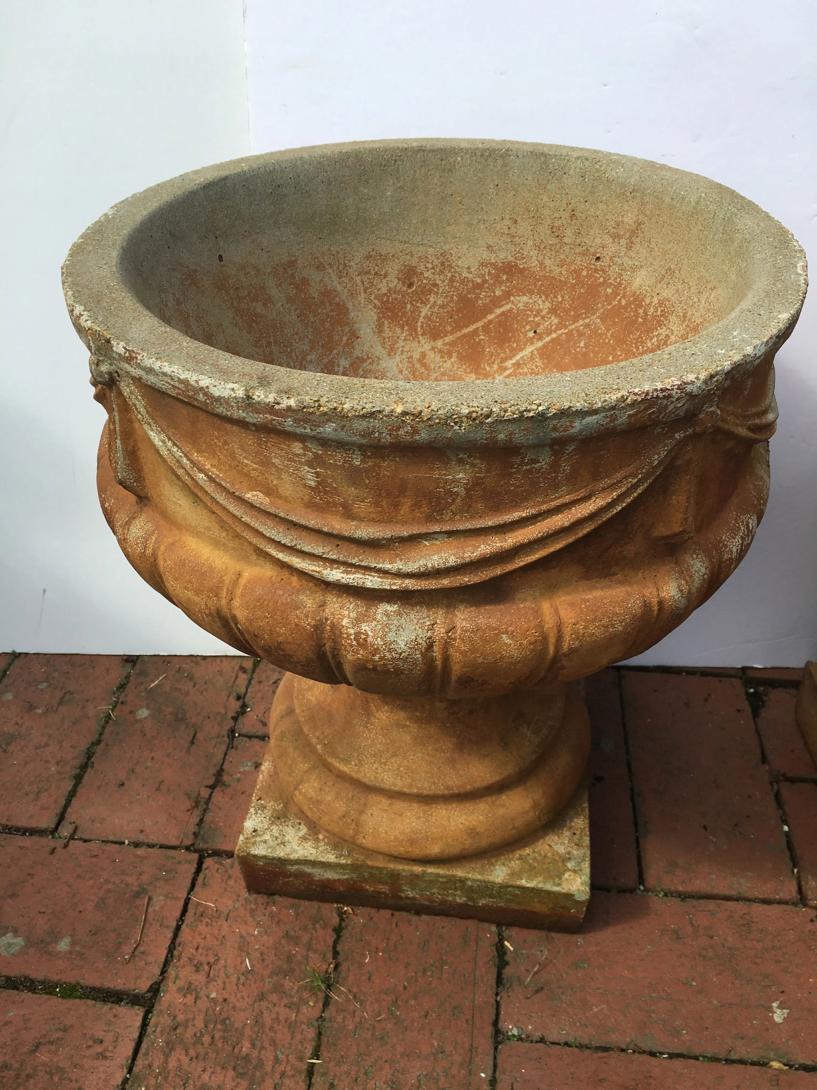 1980s Garden Urns - a Pair - 5