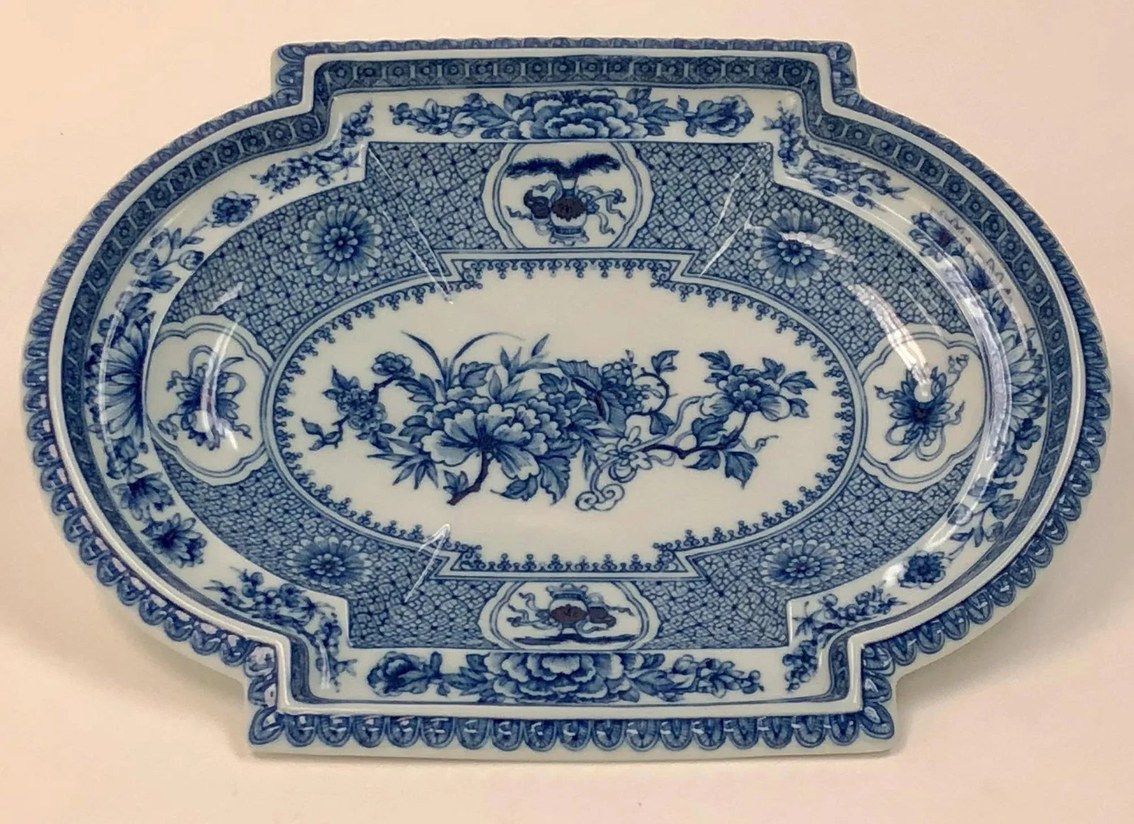 Late 20th Century Mottahedeh Porcelain Reproduction Chinese Export Covered Dish - 5