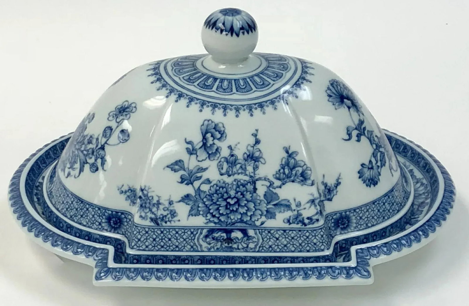 Late 20th Century Mottahedeh Porcelain Reproduction Chinese Export Covered Dish - 8