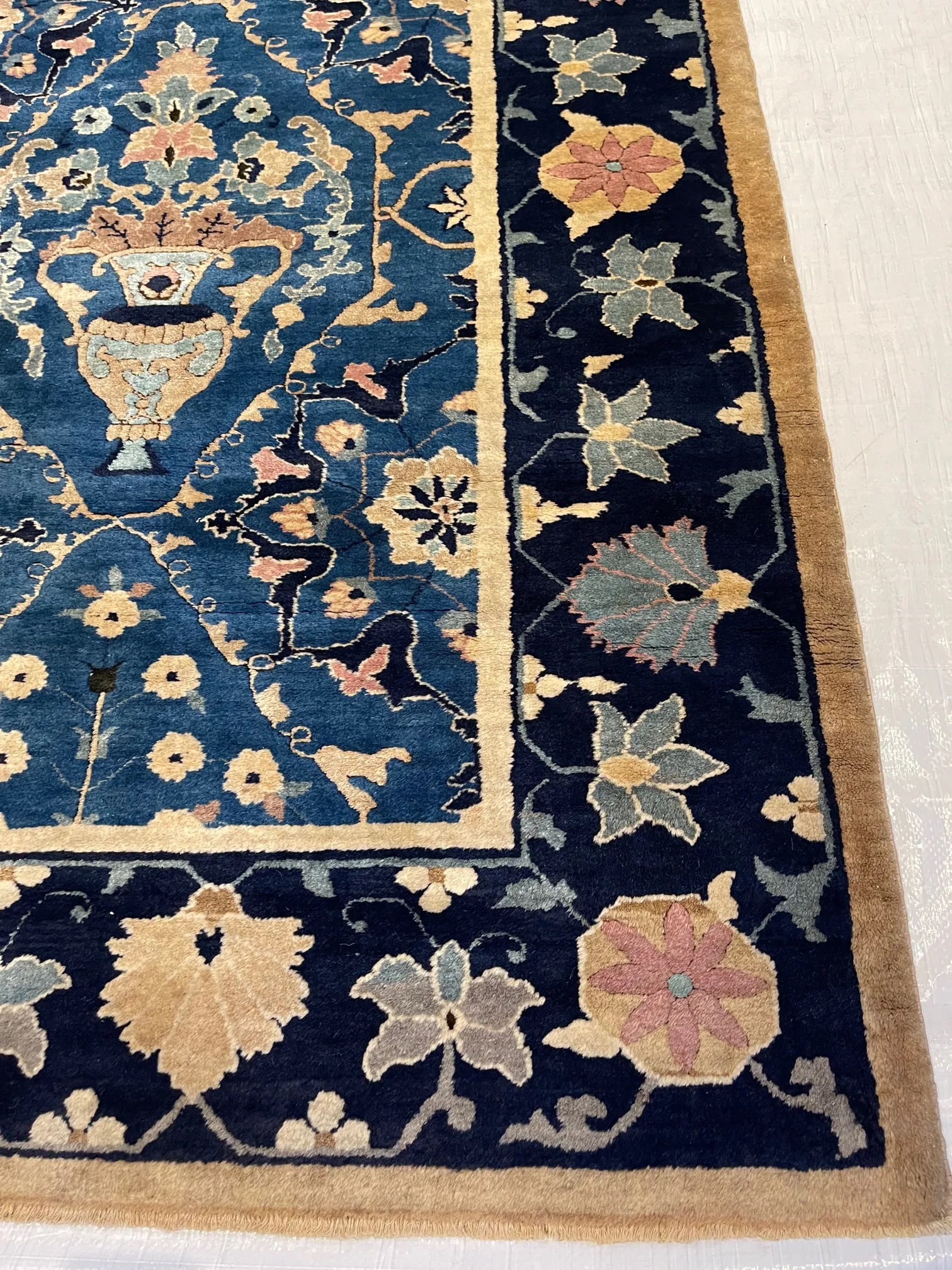 1990s Vintage Decorative Chinese Rug with Floral Design - 6