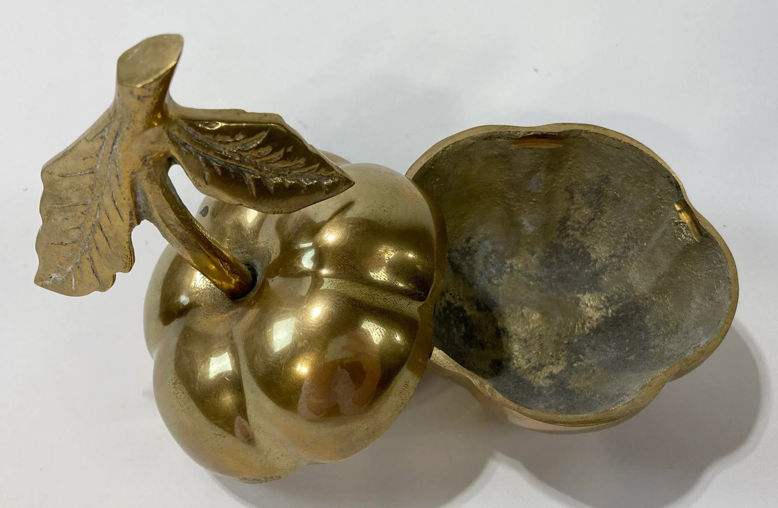 Vintage Lidded Brass Fruit Box - 6