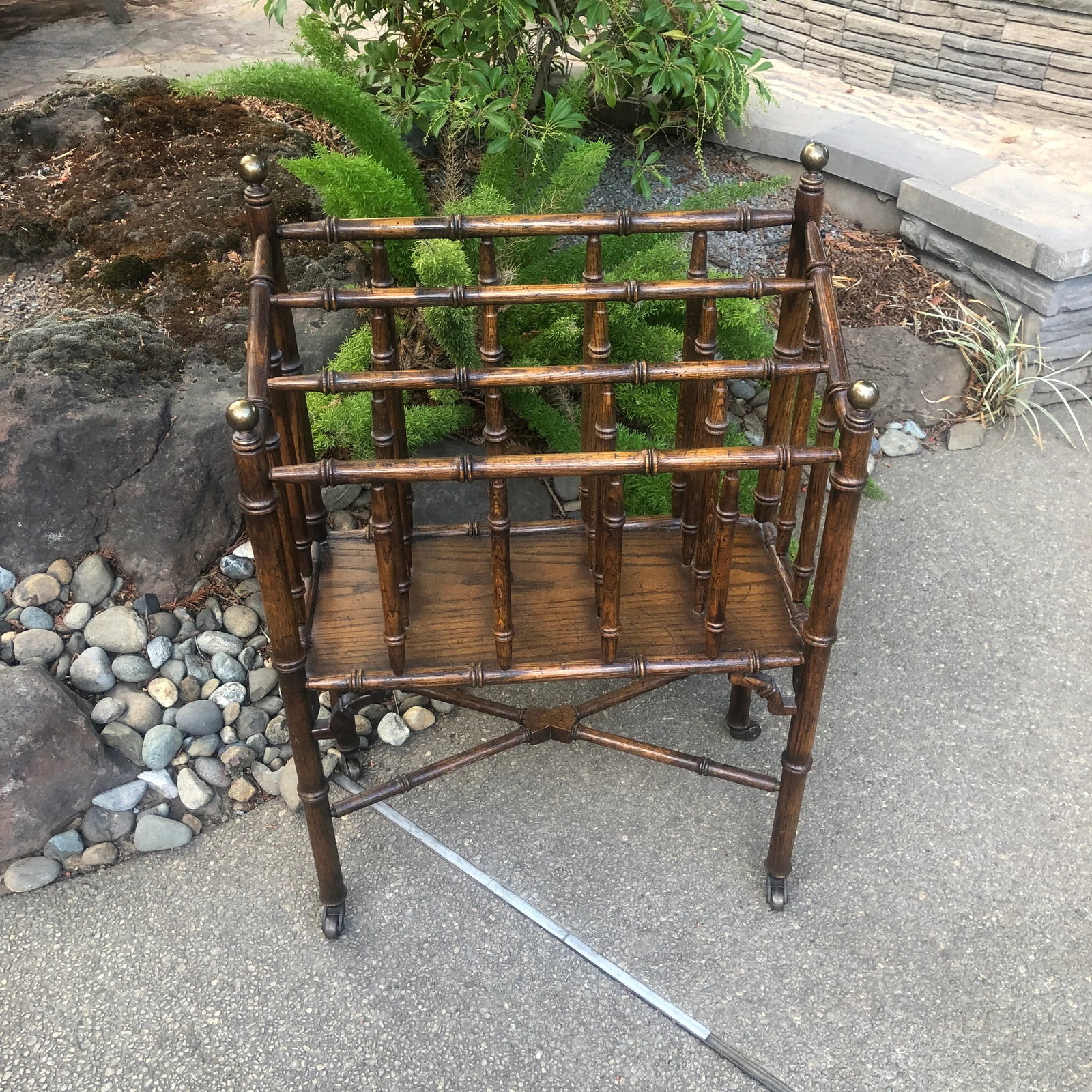 Vintage Traditional Canterbury Magazine Rack - 8
