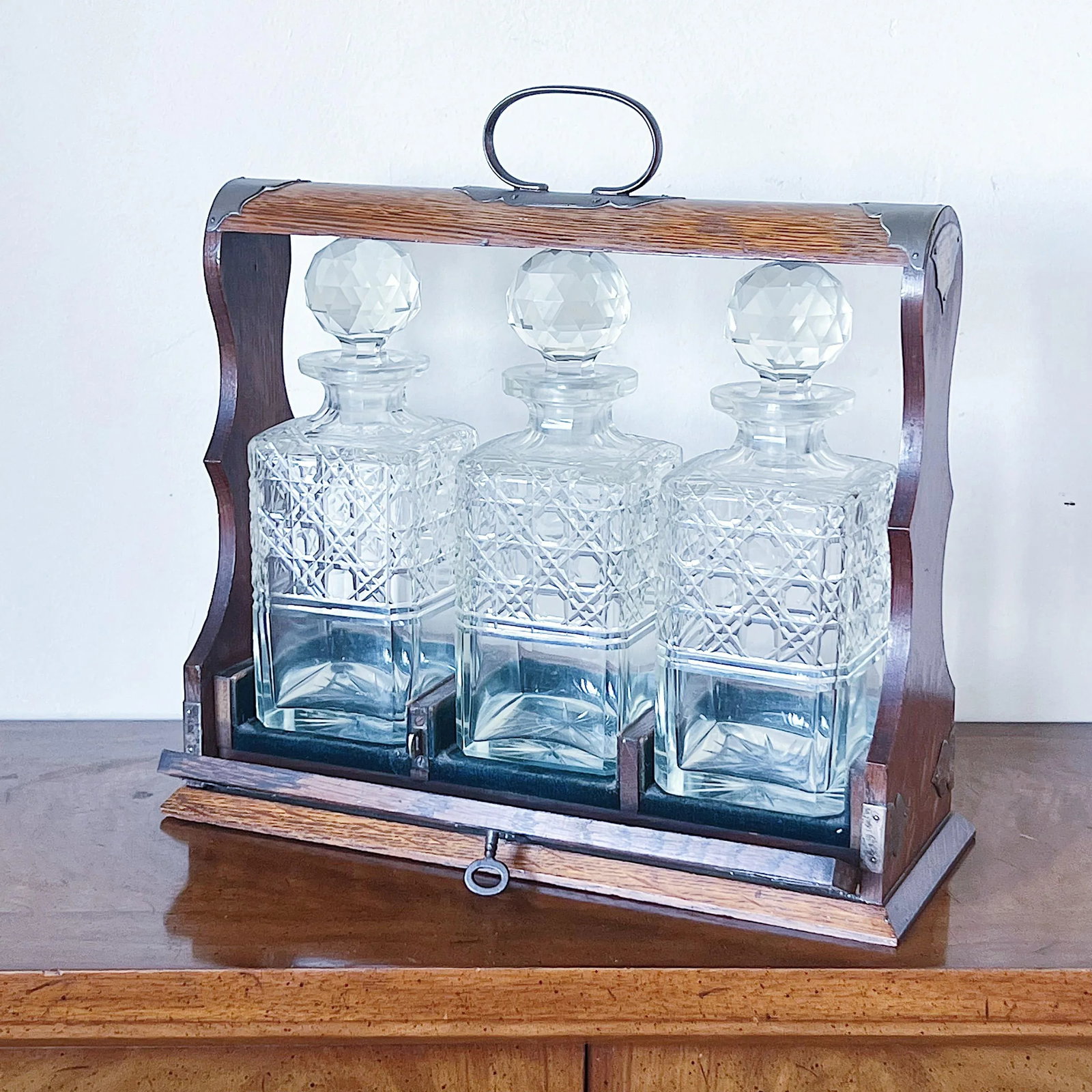 Antique Oak & Brass Tantalus With Set of 3 Whiskey or Liqueur Crystal Decanters With Key - 9