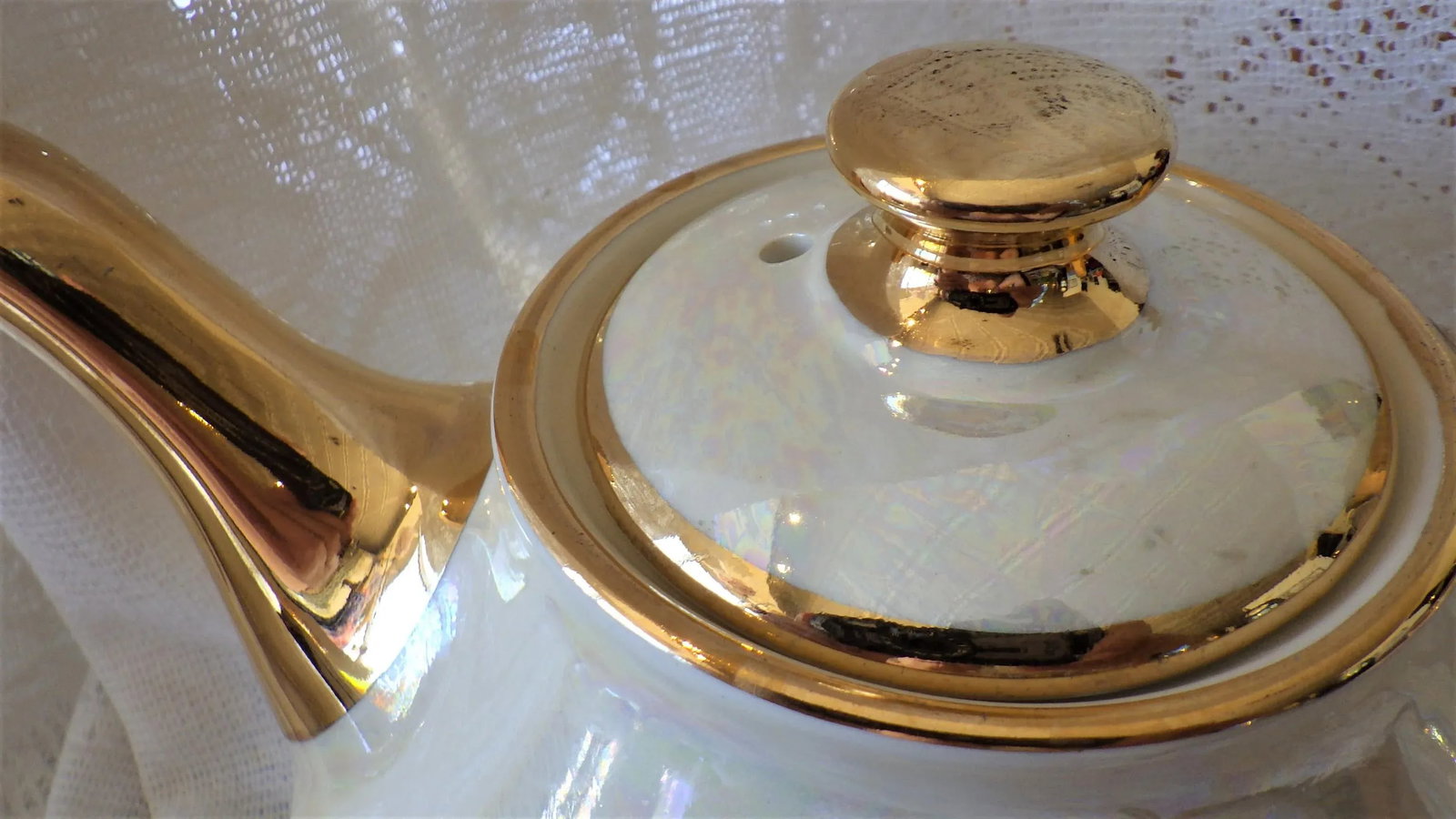 1950s Hollywood Regency Pearl China Co. Hand Decorated 22 K Gold Teapot, Creamer & Sugar, Pair of Va - 10