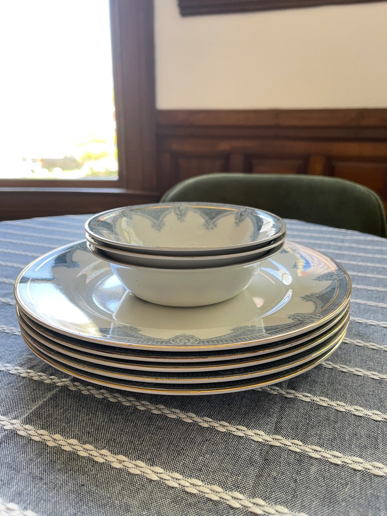 Antique J & G Meakin Ironstone China in Ipswich Pattern - 8 Pieces - 10