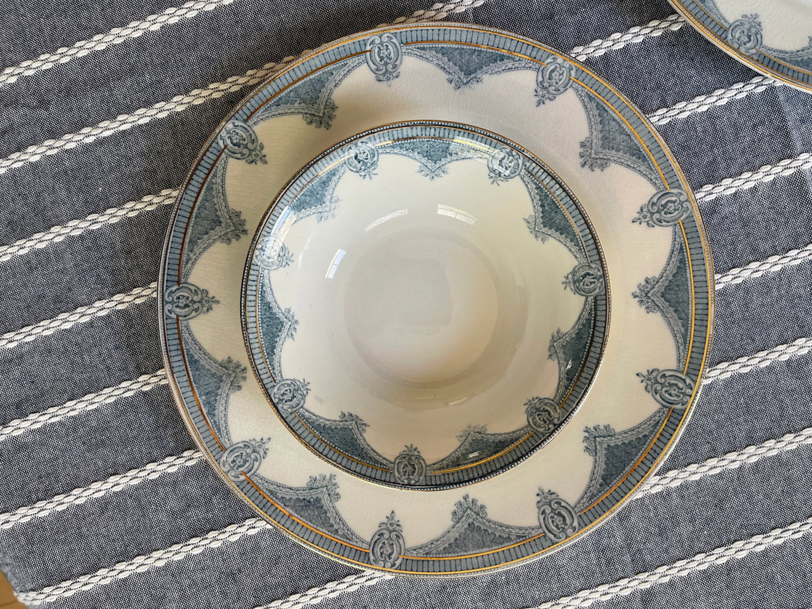 Antique J & G Meakin Ironstone China in Ipswich Pattern - 8 Pieces - 3