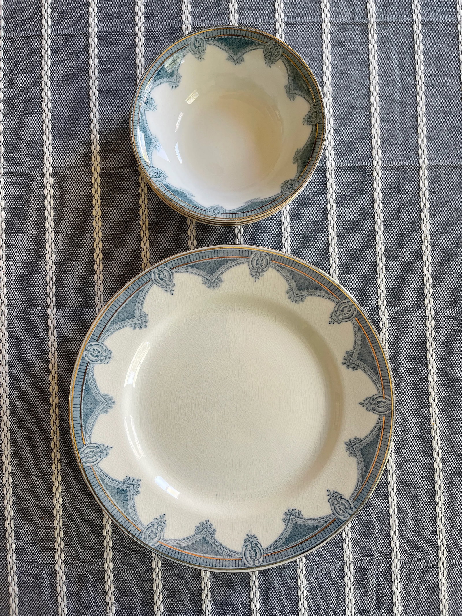Antique J & G Meakin Ironstone China in Ipswich Pattern - 8 Pieces - 4