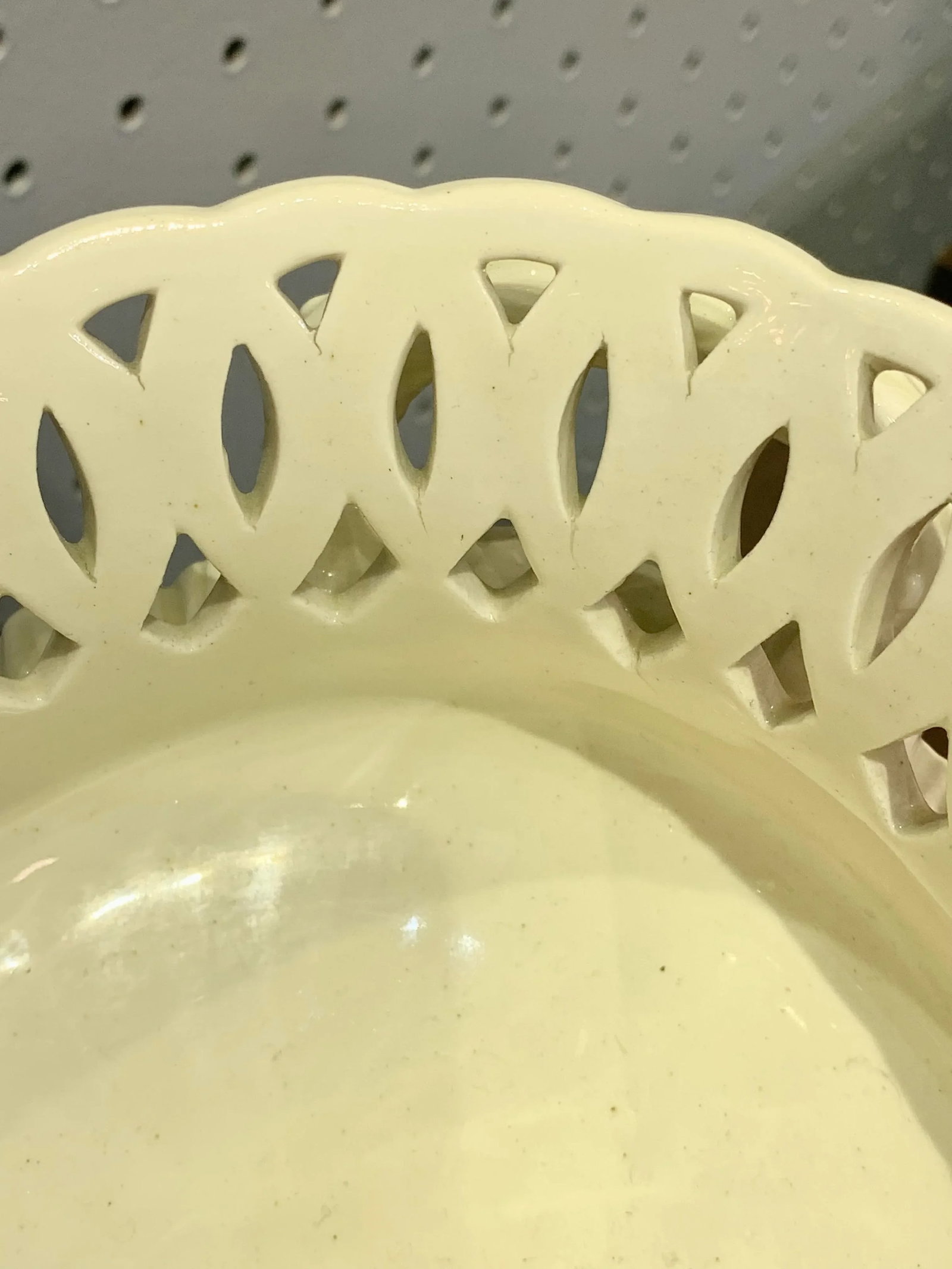 Antique Early 20th Century Wedgwood Creamware Centerpiece - 10