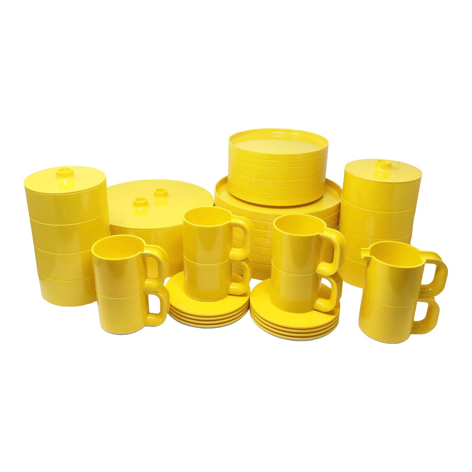 1970s Yellow Dinnerware by Vignelli for Heller - Service for 8: Winner of the prestigious Compasso d'Oro award for Good Design in 1964, Massimo Vignelli's iconic dinnerware for Heller (likely designed with his equally talented wife Lella) has been in near constant