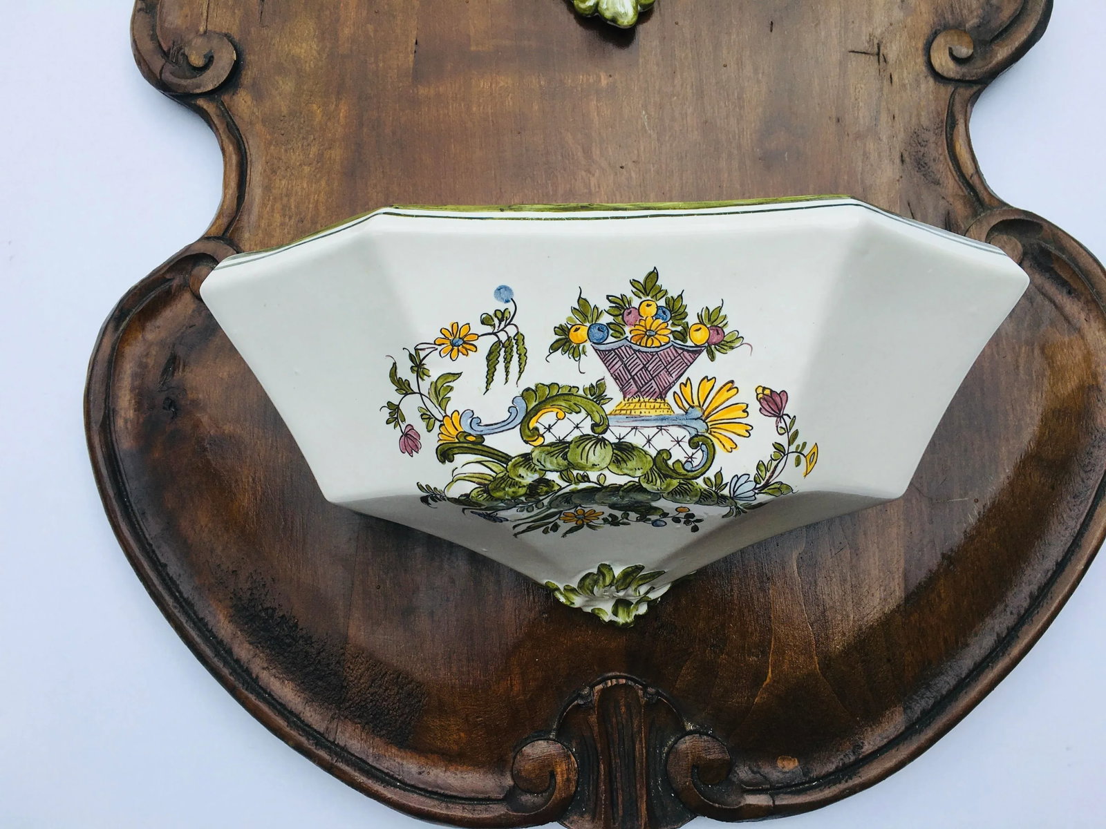 1980s Italian Lavabo Hand-Painted Faience - 4