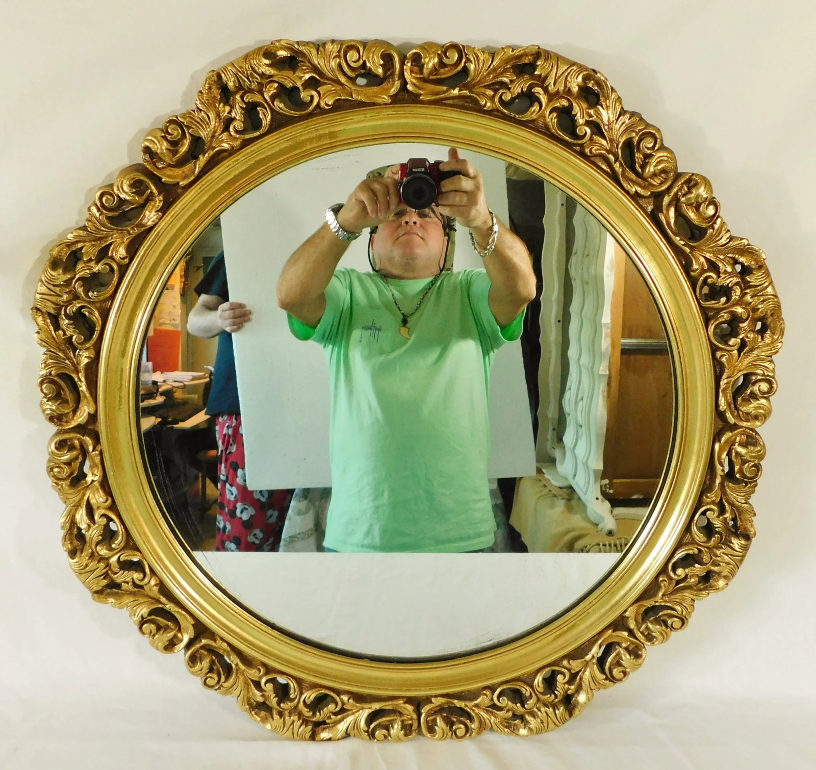 Vintage Mid Century Ornate Gold Scroll Foliage Carved Wood Round Hanging Wall Mirror - 2