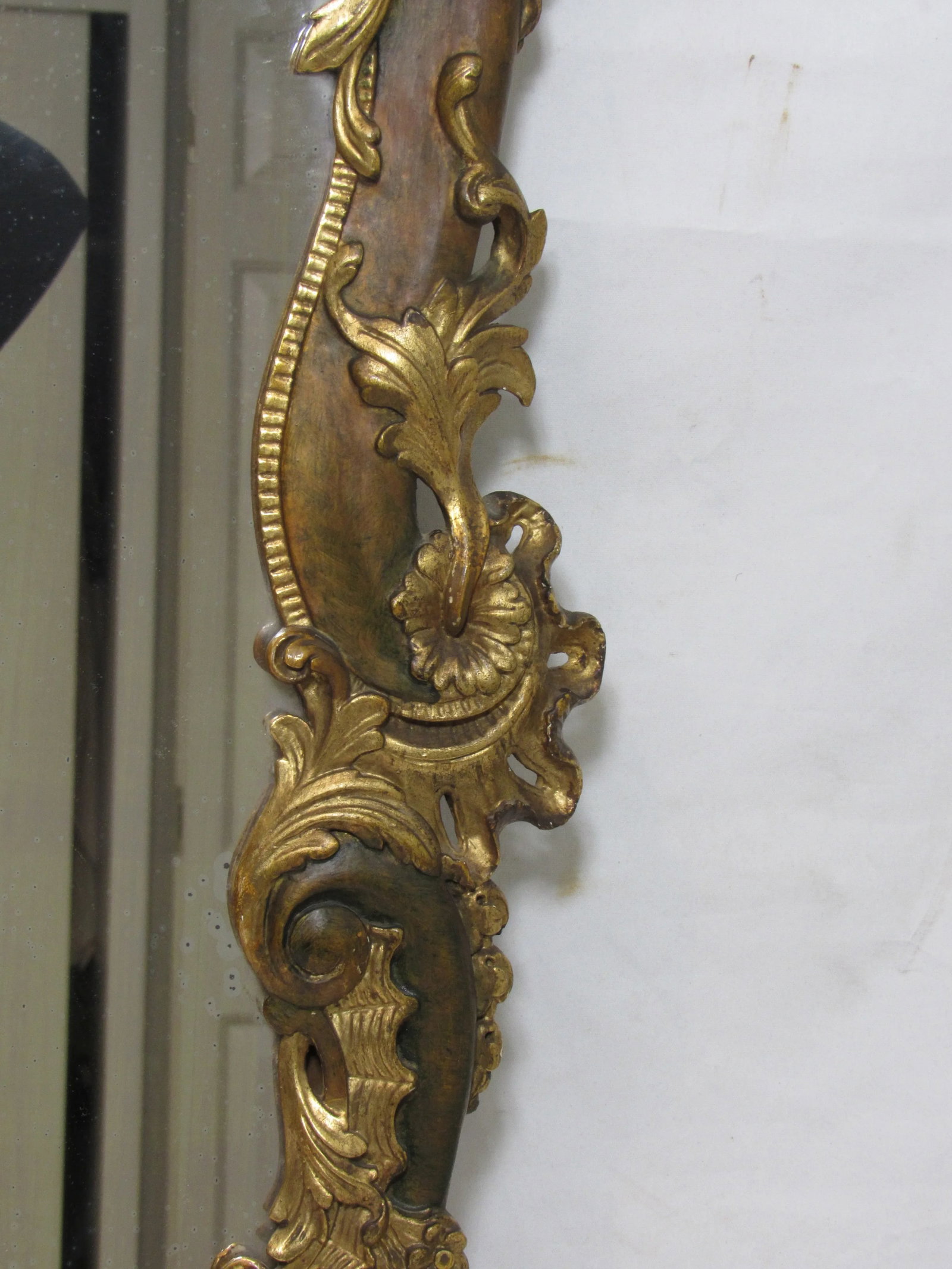 Antique Italian Gilt Wood Carved Mirror - 3