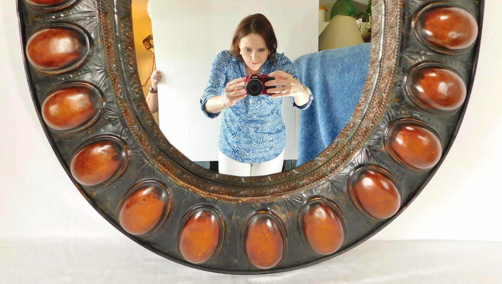 Large Vintage Late 20th Century Ornate Three Dimensional Metal Oval Hanging Wall Mirror - 4