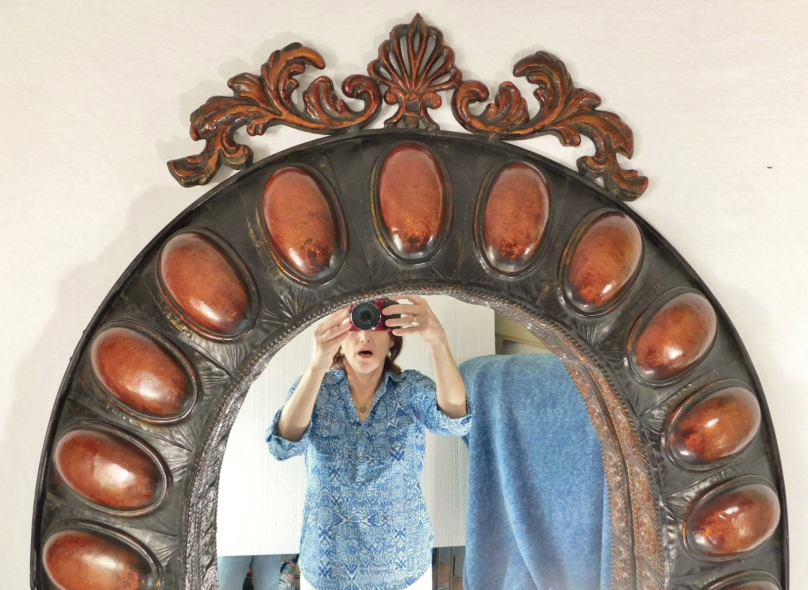 Large Vintage Late 20th Century Ornate Three Dimensional Metal Oval Hanging Wall Mirror - 6