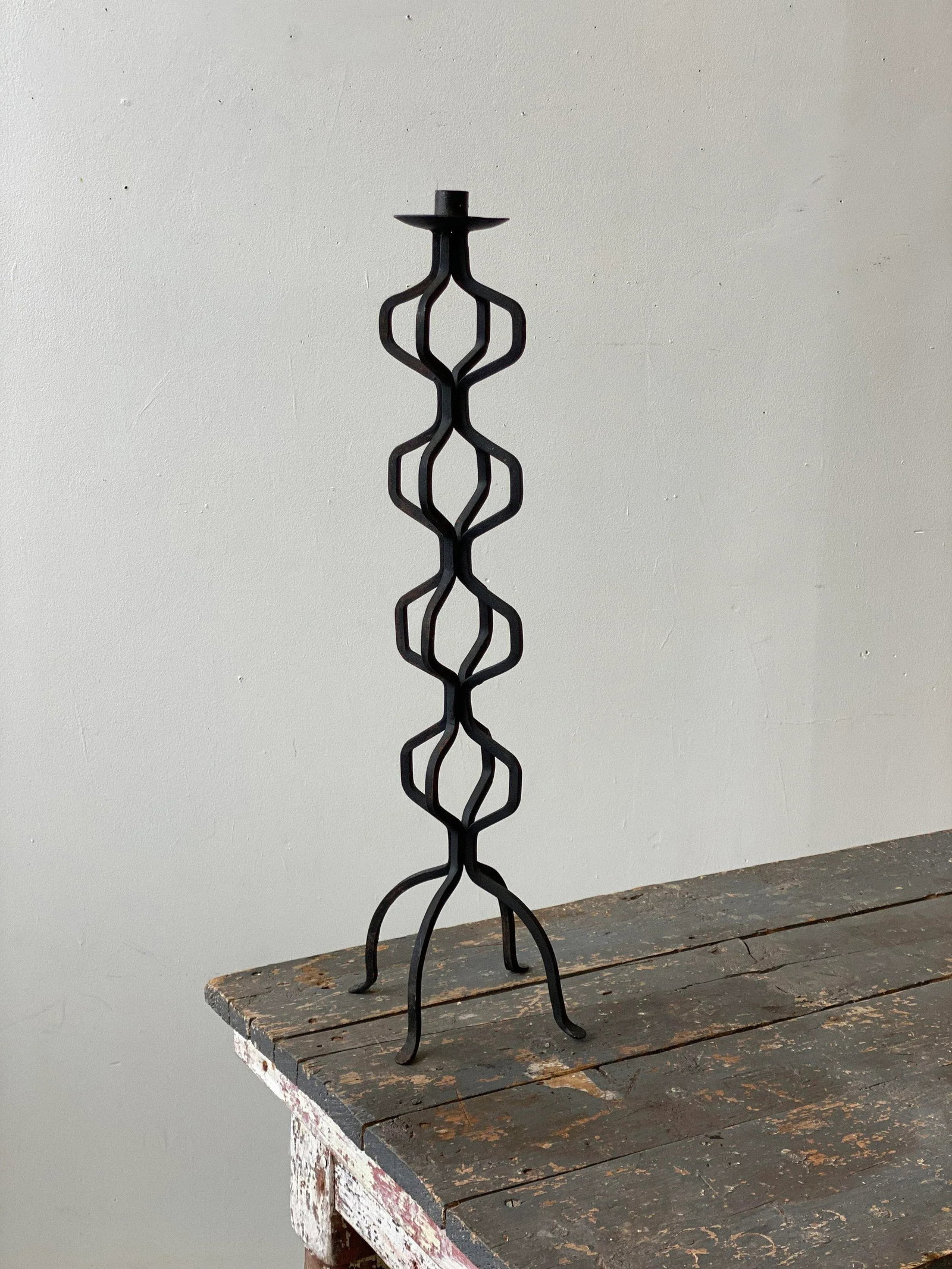 Vintage Wrought Iron Undulating Floor Candelabra, Circa 1970s - 2