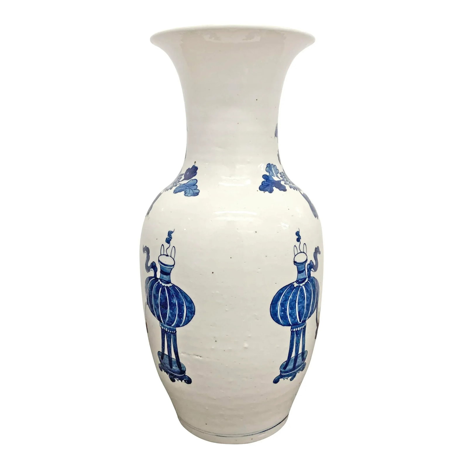 Pair of 19th Century Chinese Blue and White Vases - 10