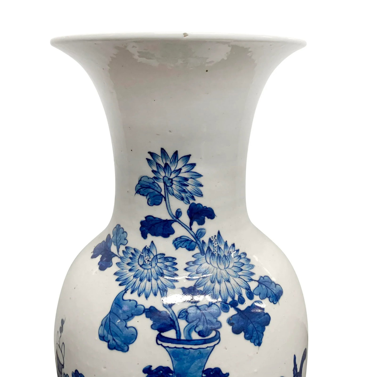 Pair of 19th Century Chinese Blue and White Vases - 4