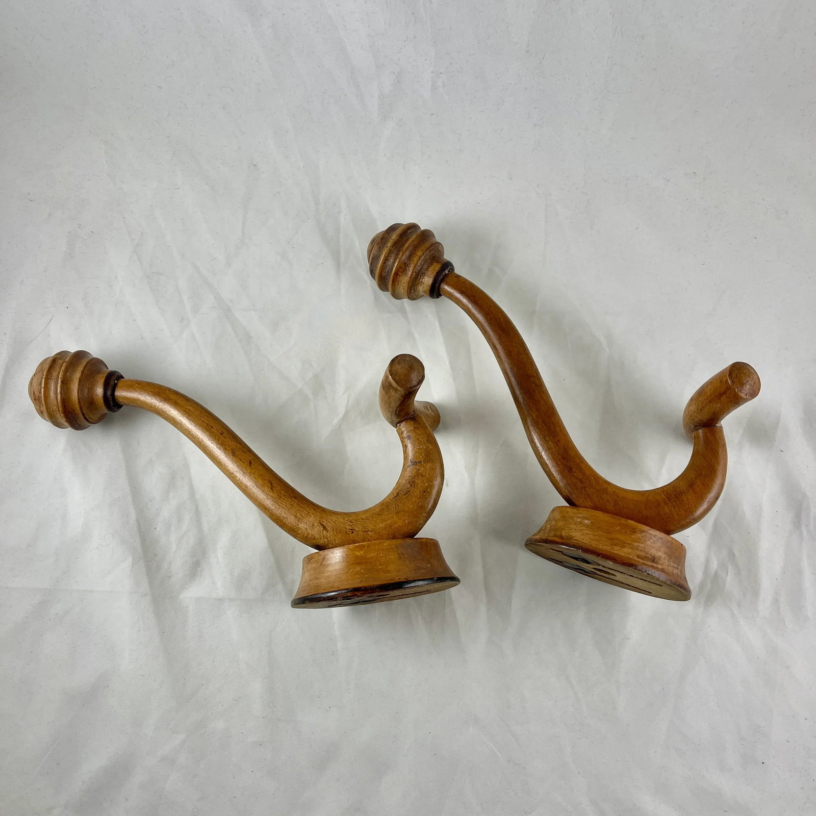 French Art Nouveau Bentwood Coat & Hat Hooks, a Pair - 3