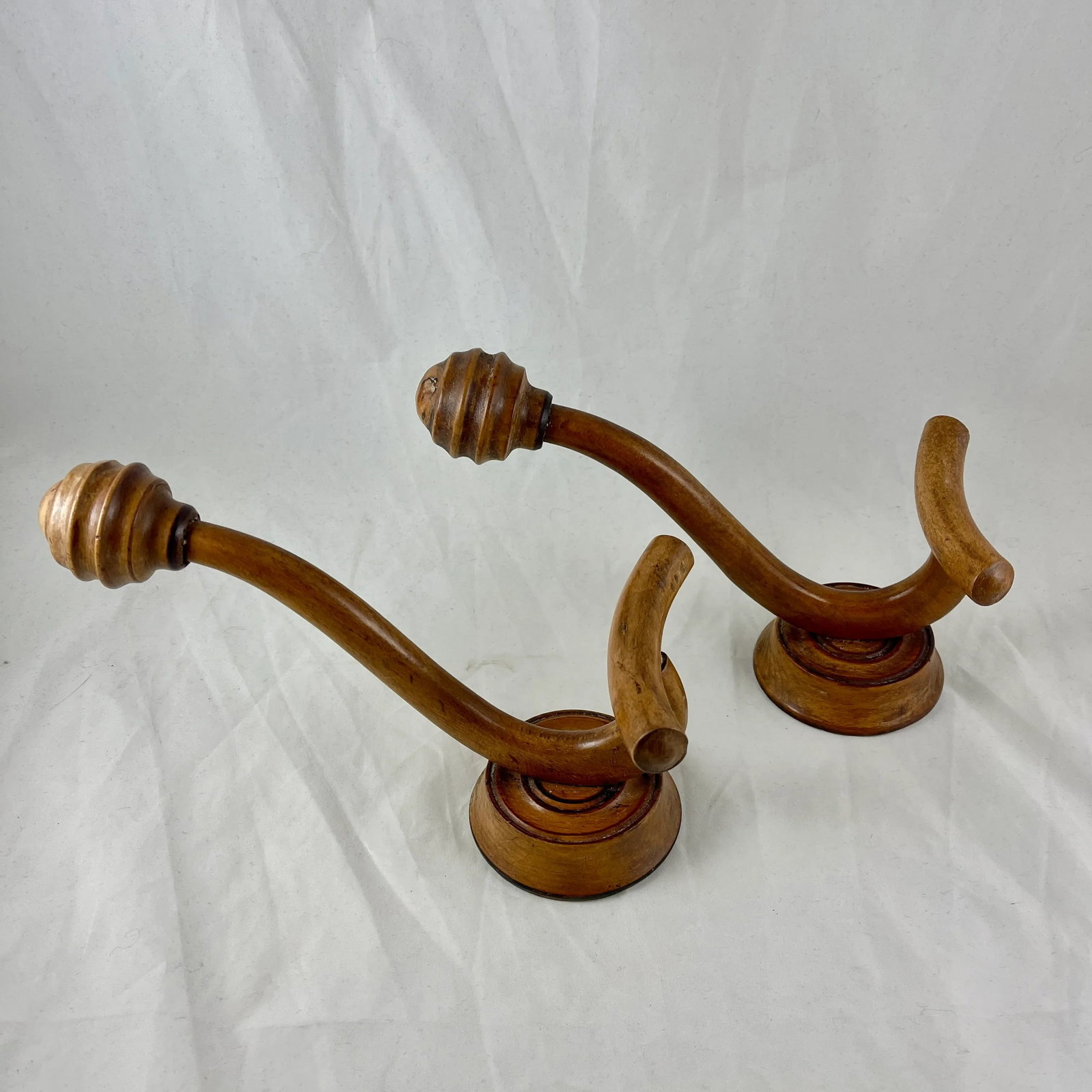 French Art Nouveau Bentwood Coat & Hat Hooks, a Pair - 8
