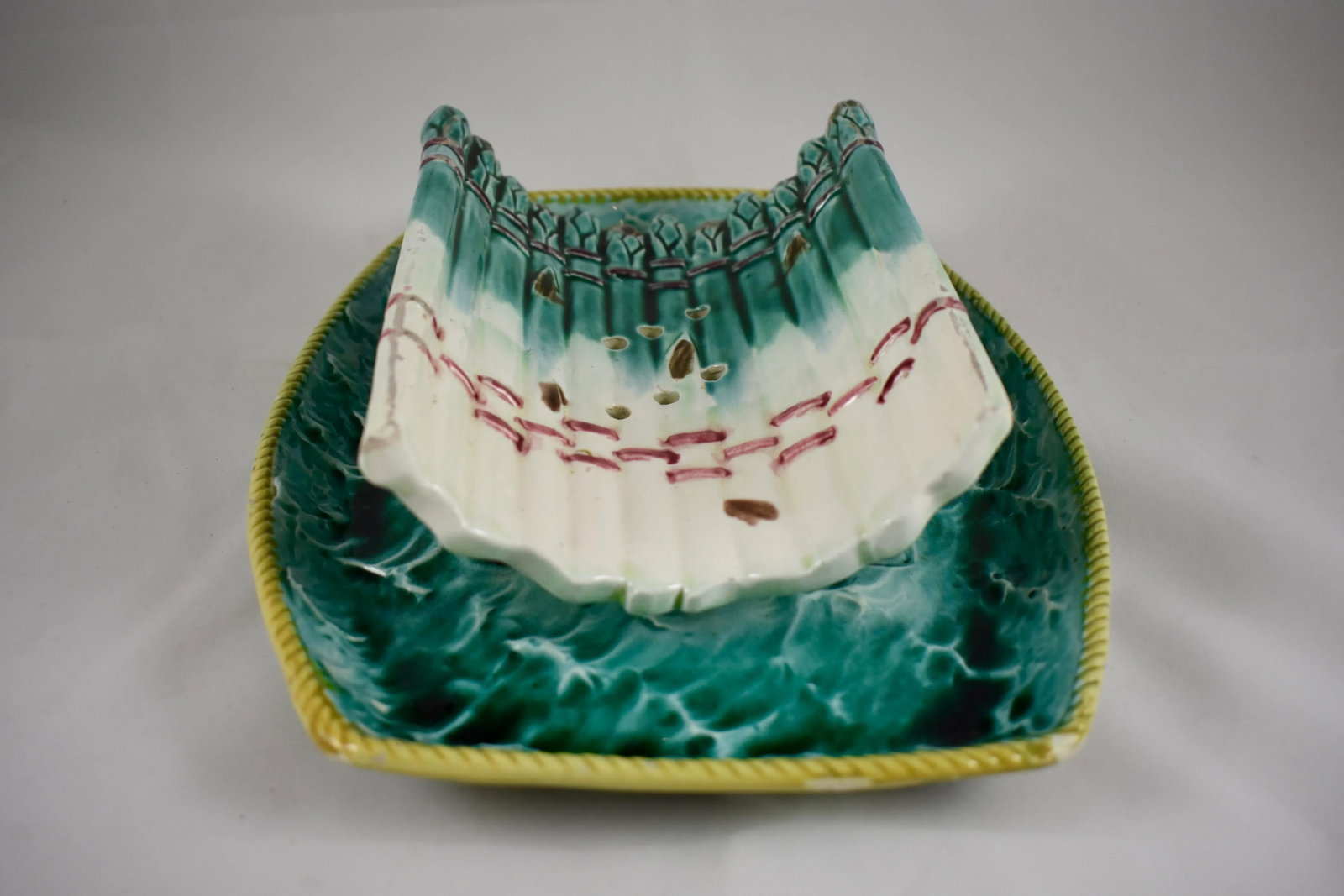19th Century English Majolica Ocean Waves Asparagus Server Cradle - 3