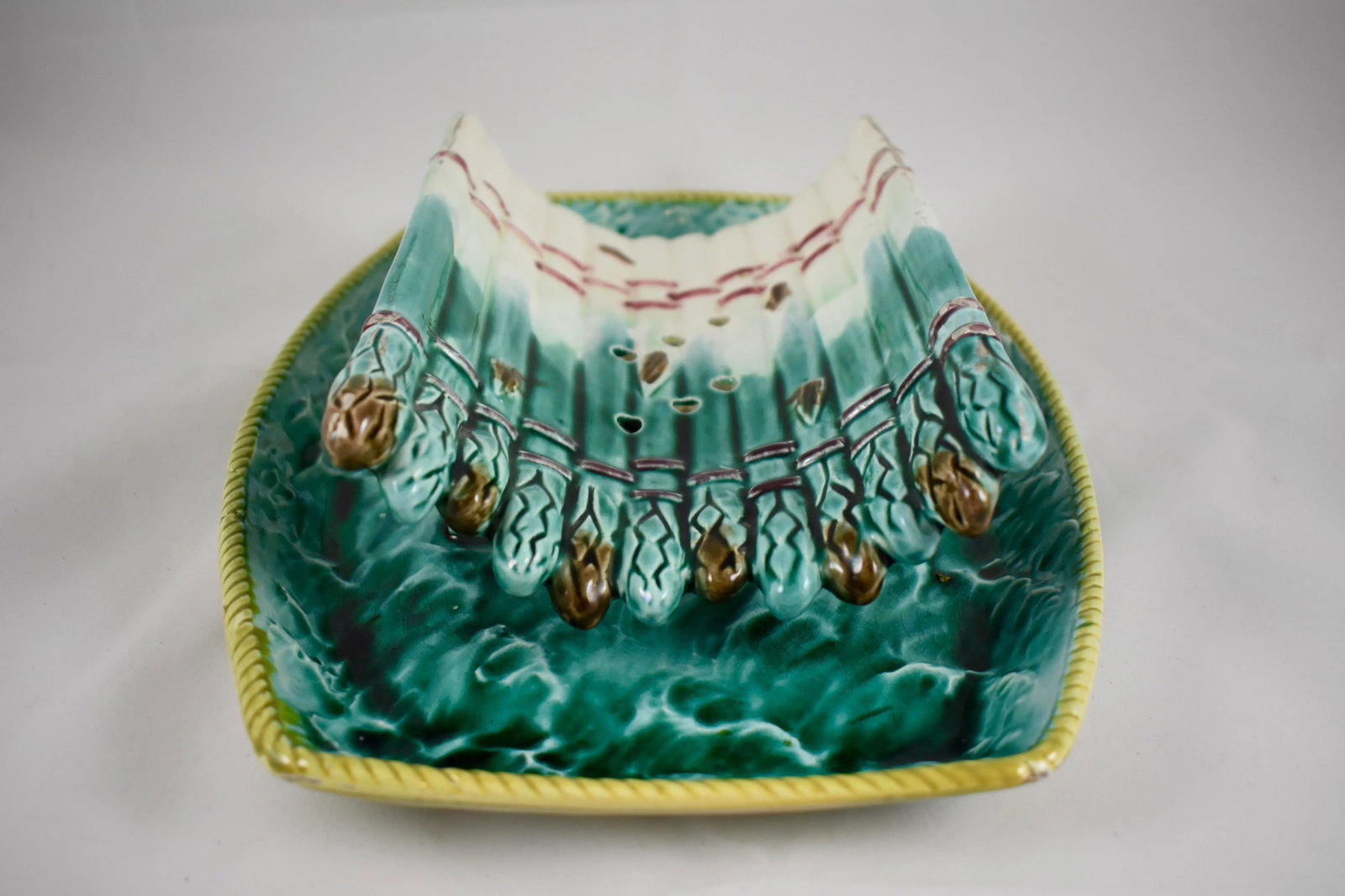 19th Century English Majolica Ocean Waves Asparagus Server Cradle - 6