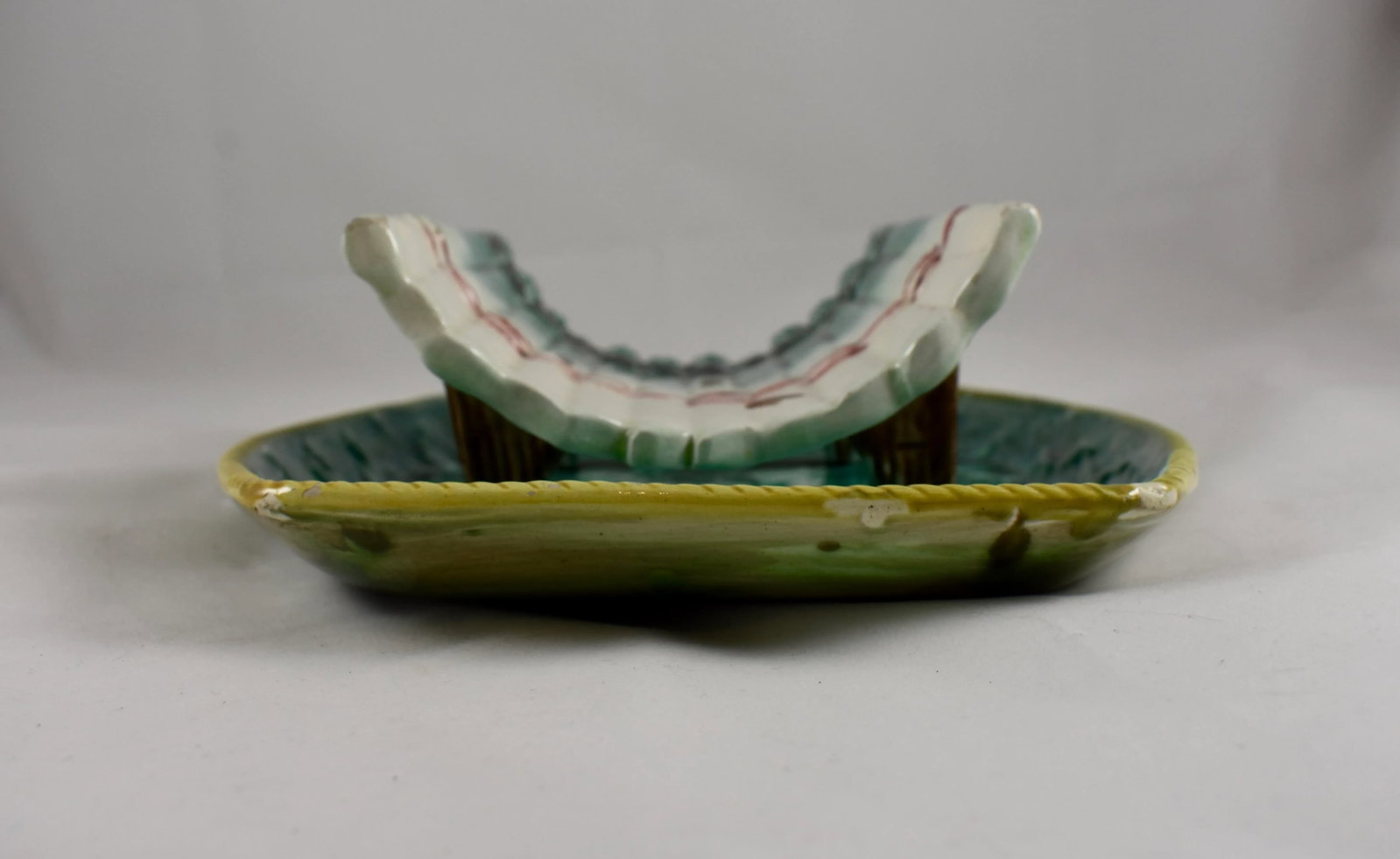 19th Century English Majolica Ocean Waves Asparagus Server Cradle - 7