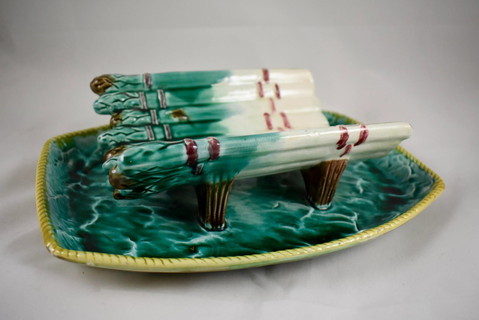 19th Century English Majolica Ocean Waves Asparagus Server Cradle - 9