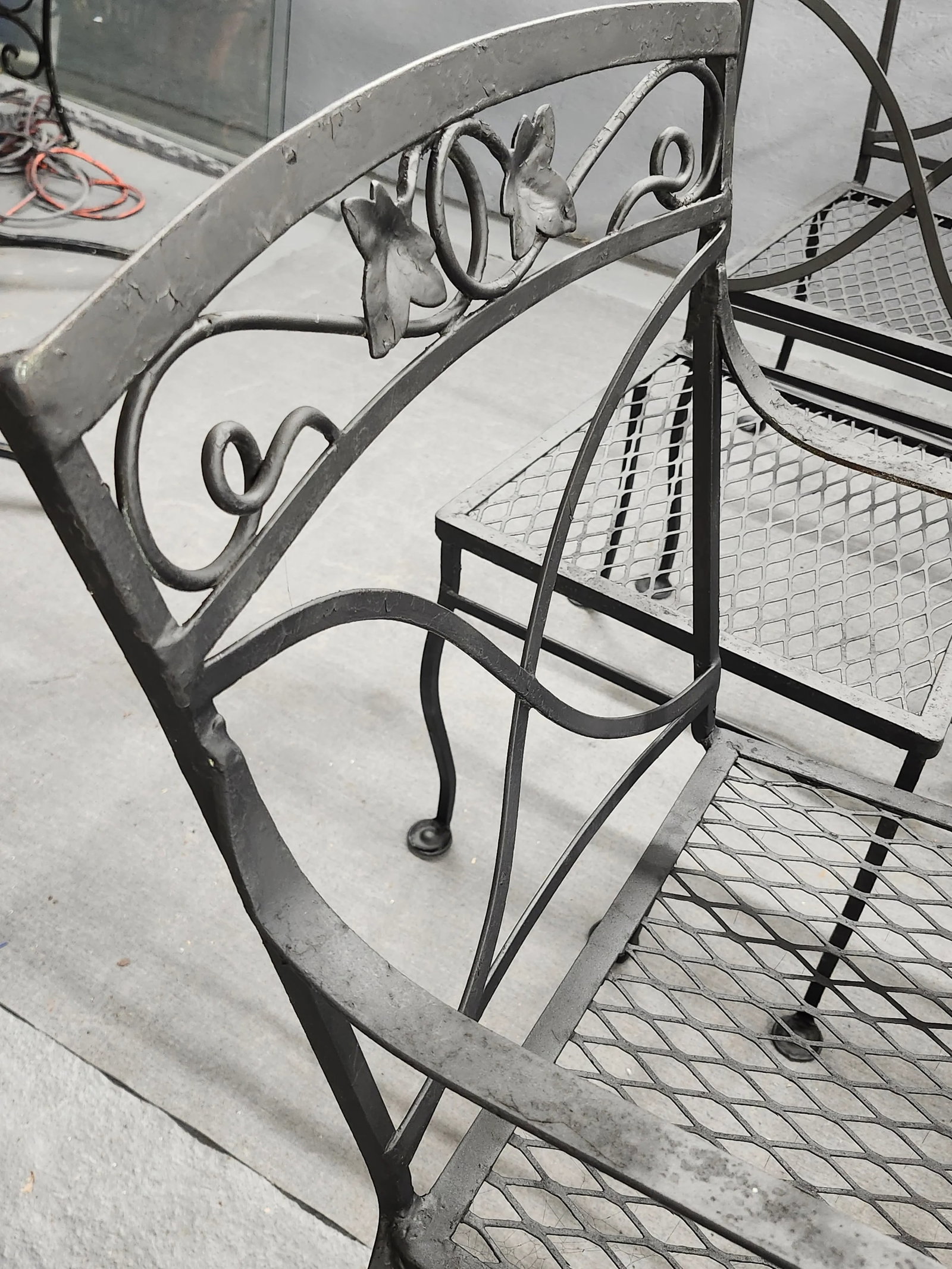 Early 20th Century Salterini Mt. Vernon Wrought Iron Patio Chairs - Set of 8 - 8