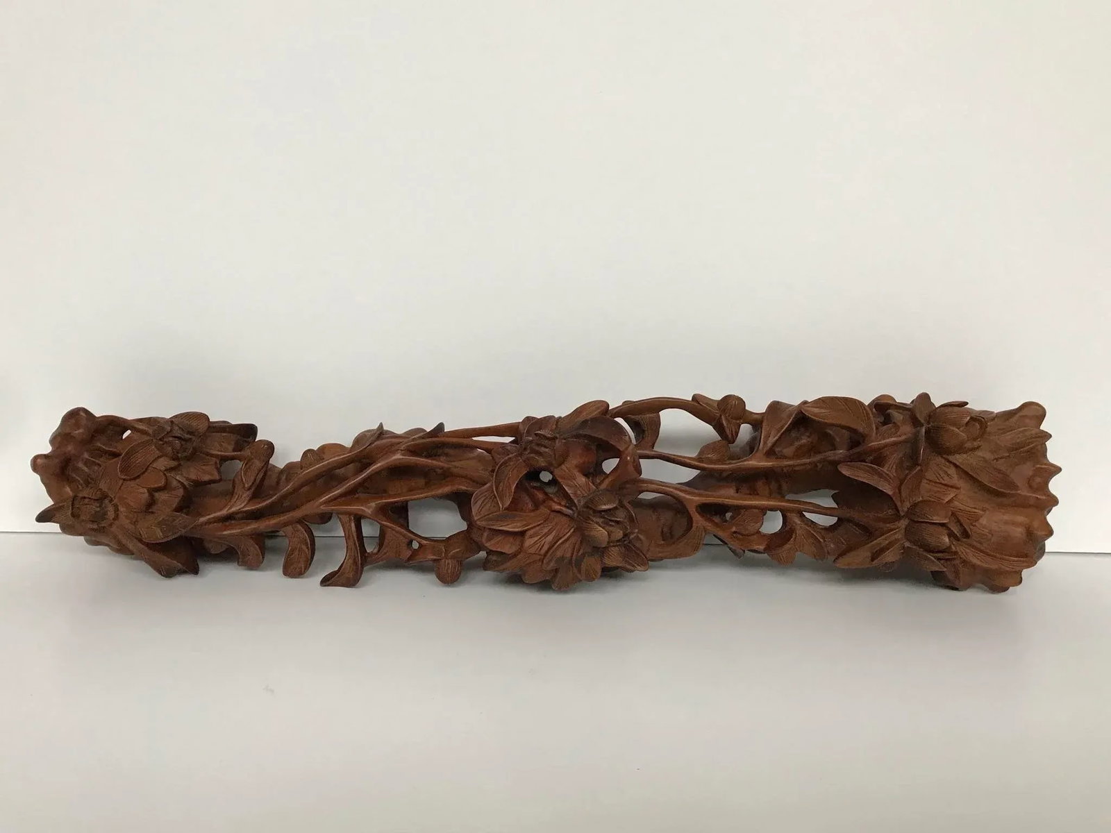 Contemporary Wood Carving of Flowers in the Shape of a Ruyi - 3