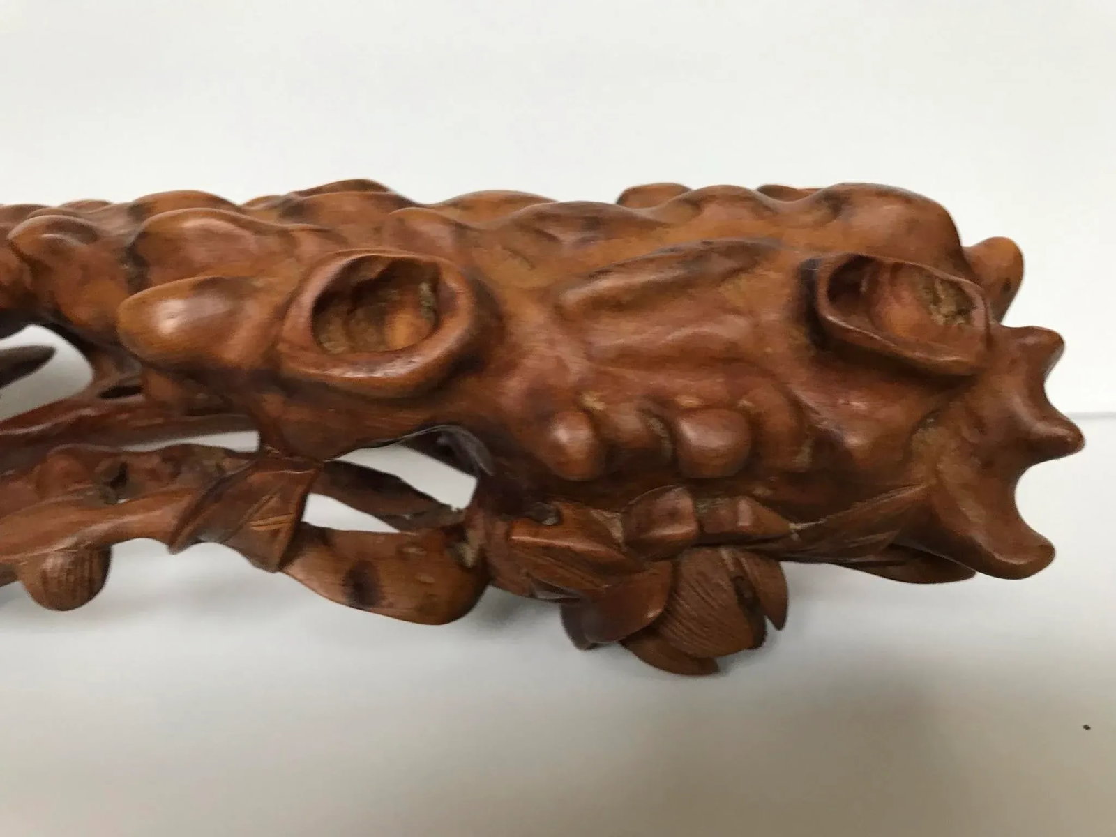 Contemporary Wood Carving of Flowers in the Shape of a Ruyi - 5