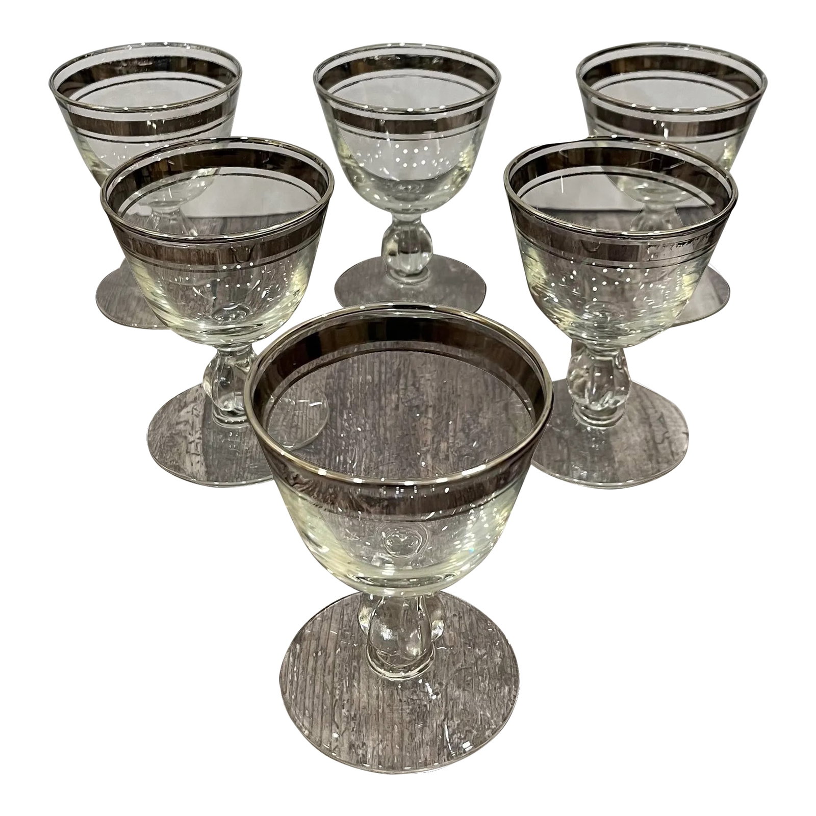 1960s Dorothy Thorpe Mid Century Modern Champagne Coupes- Set of 6: Dorothy Thorpe's gorgeous MCM champagne coupes can be used for a multitude of drinks. Good weight, delicate in the right places. Dimensions are: 2.75 x 2.75 x 4 IMPORTANT INFO: - I participate in