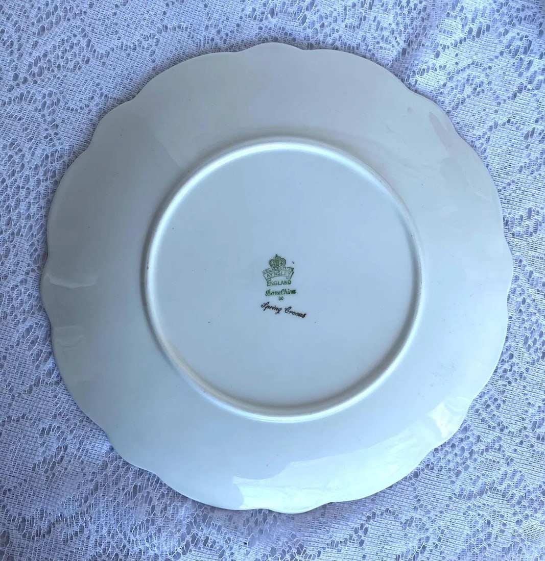 1980s Aynsley John England "Spring Crocus" Dinner Plate -Set of 5, Glossy White, Crocus Design & Pla - 4