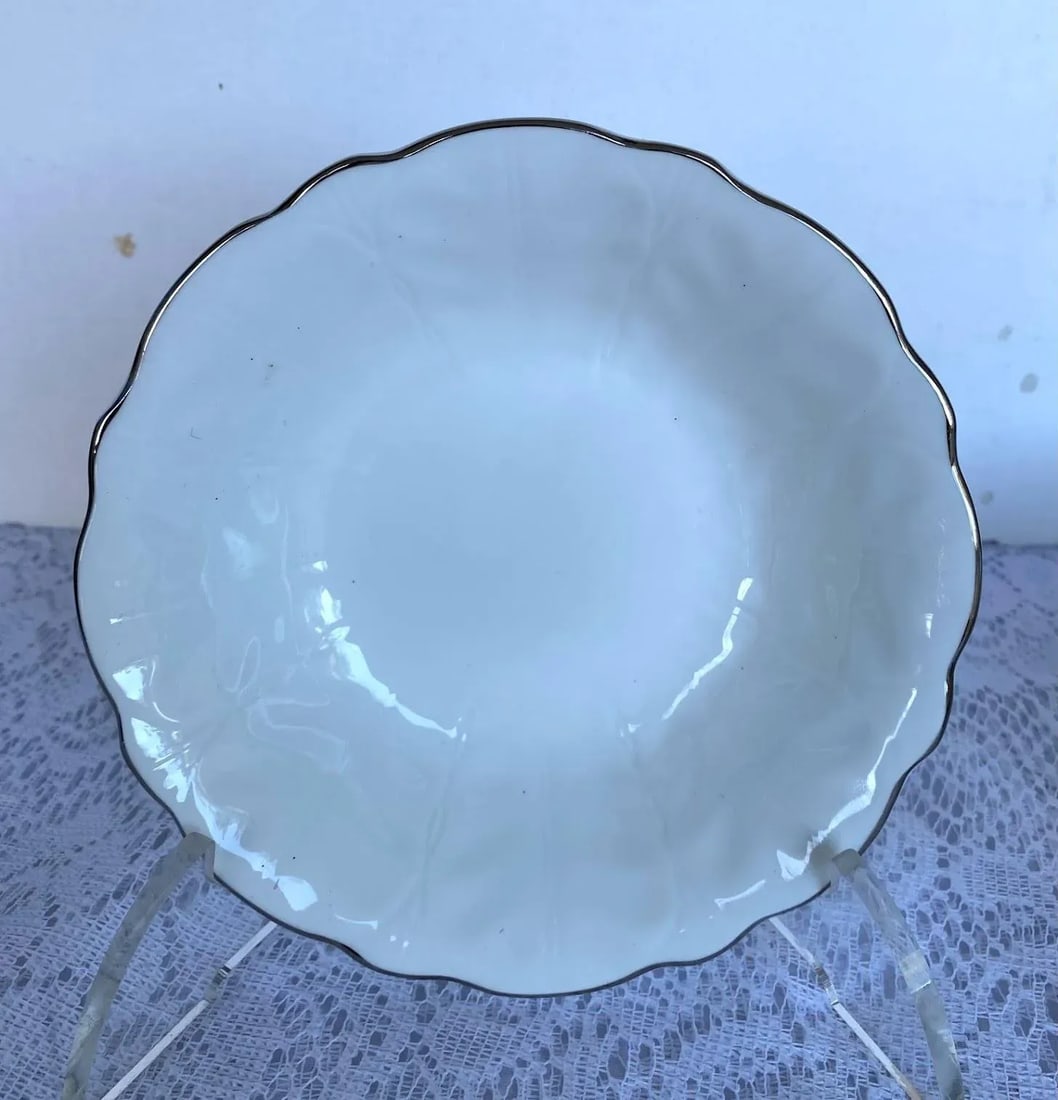 1980s Aynsley John England "Spring Crocus" Coupe Cereal Bowl -Set of 6, Glossy White, Crocus Design - 2