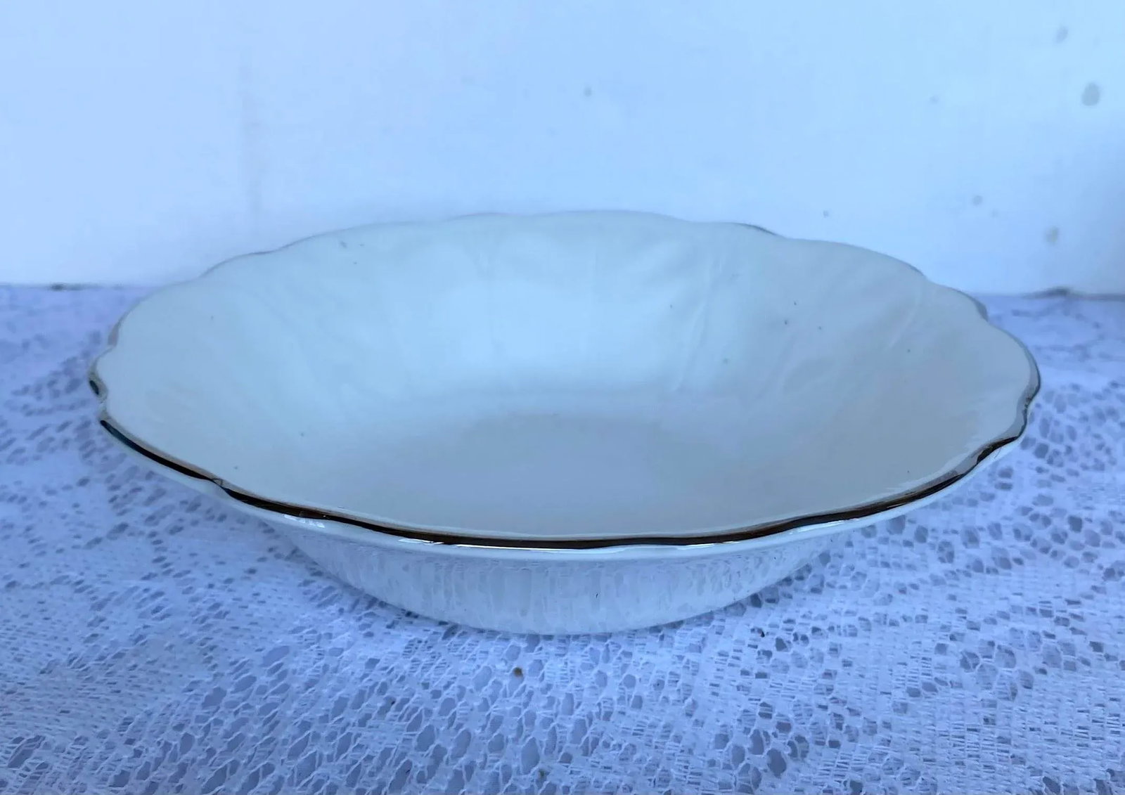 1980s Aynsley John England "Spring Crocus" Coupe Cereal Bowl -Set of 6, Glossy White, Crocus Design - 3