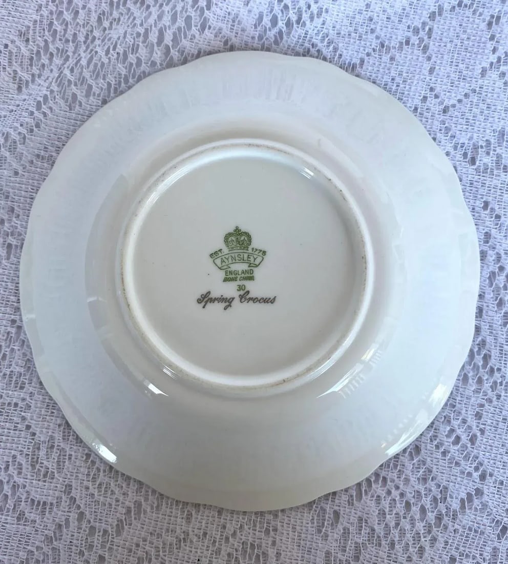 1980s Aynsley John England "Spring Crocus" Coupe Cereal Bowl -Set of 6, Glossy White, Crocus Design - 6