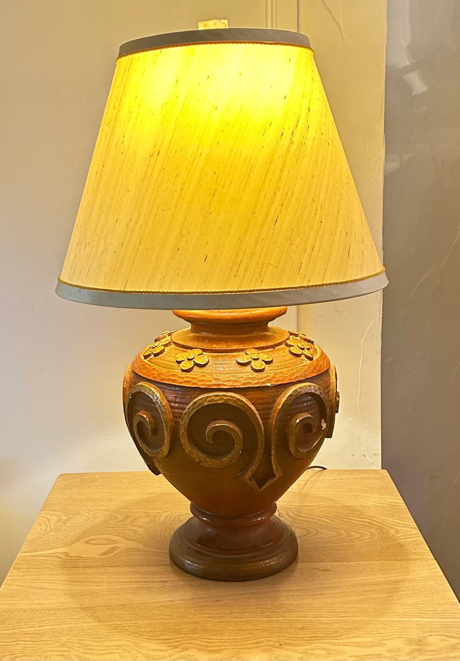 1960's Terra Cotta and Gold Italian Plaster Zaccagnini Style Table Lamp - 9