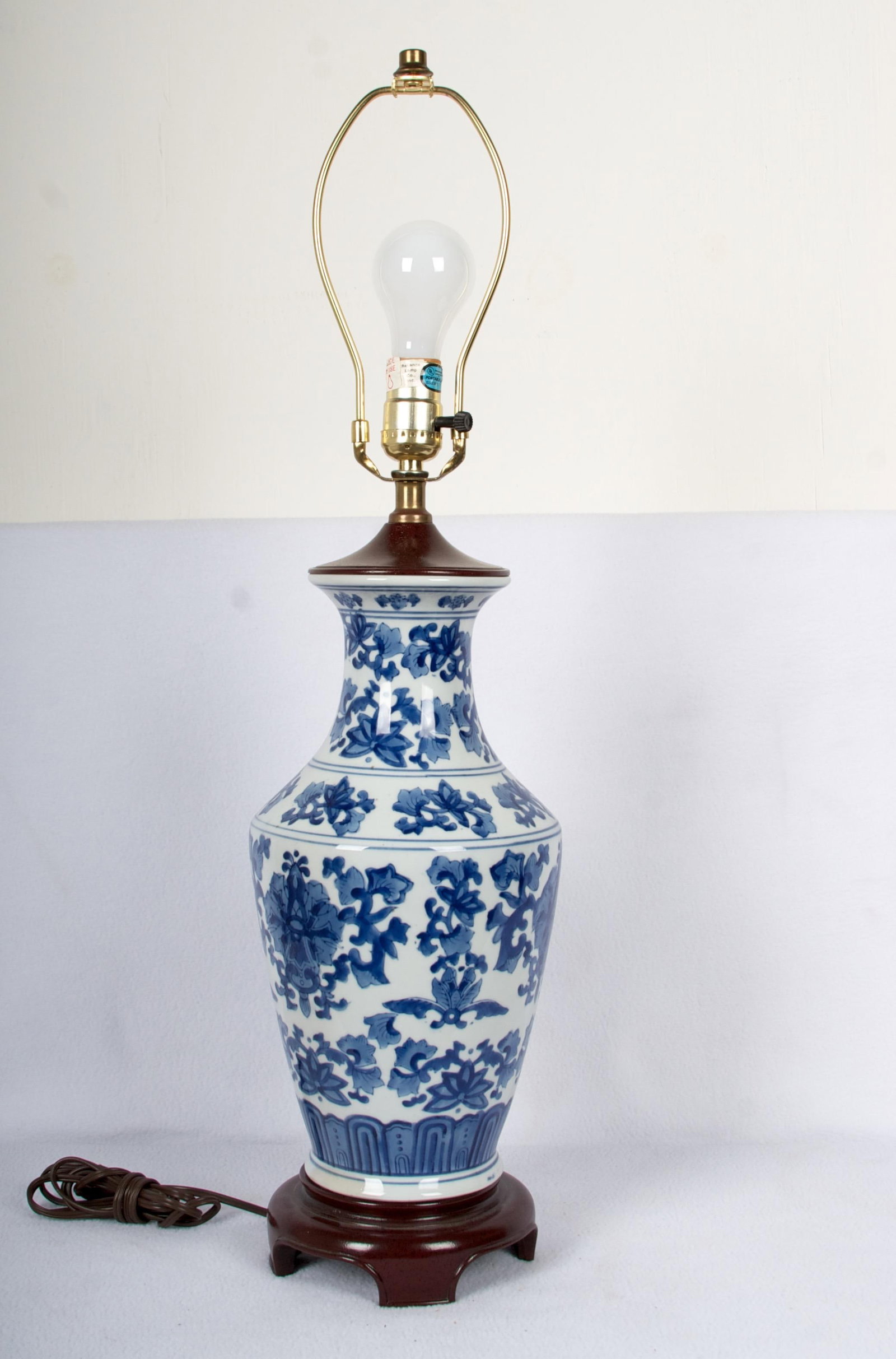 Chinese Export Ku Form Vase - 6
