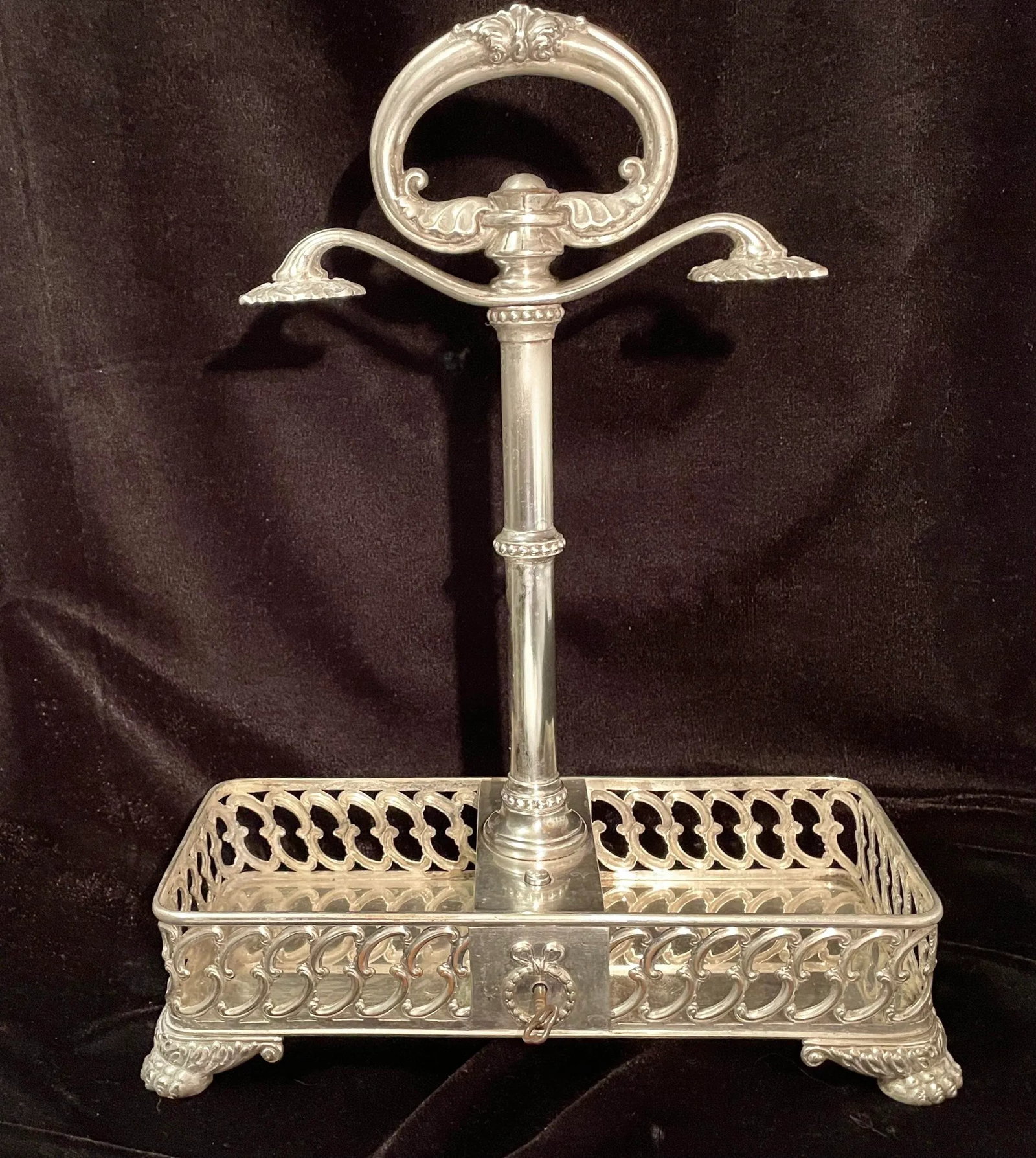 1890s Tiffany and Co. Gilded Age Monogrammed Tantalus With Baccarat Decanters, Original Key - 4