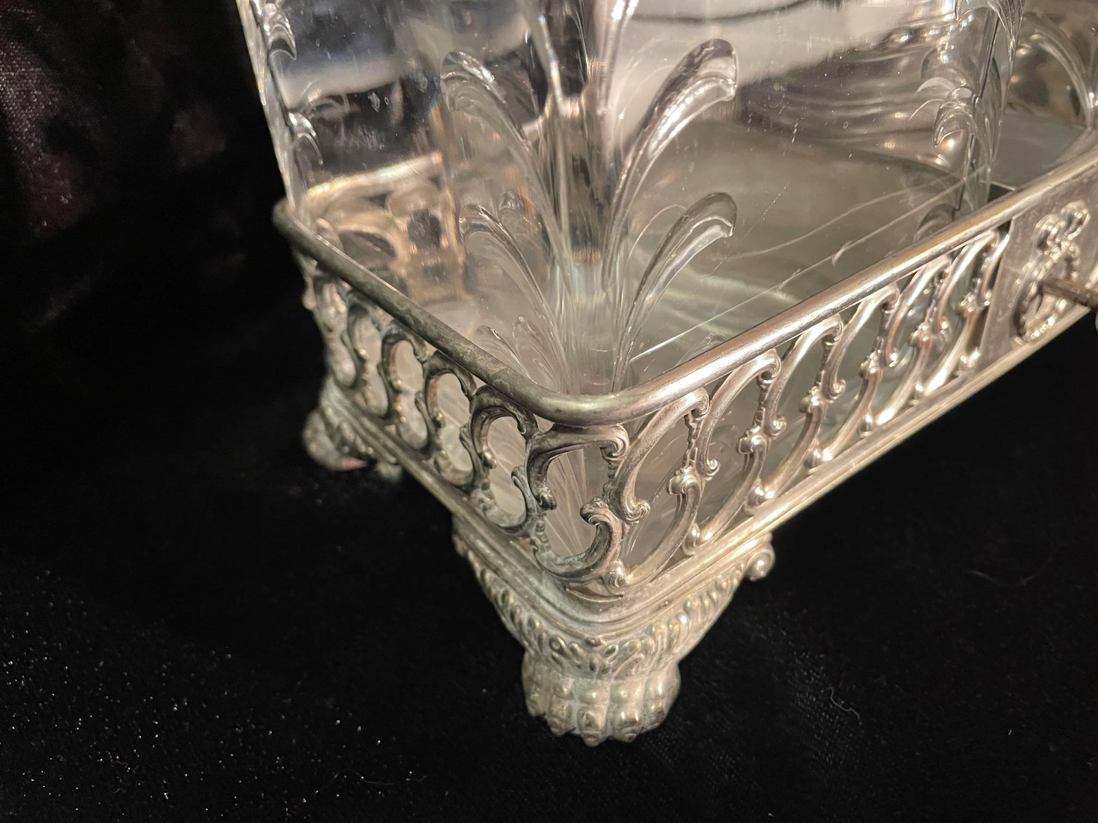 1890s Tiffany and Co. Gilded Age Monogrammed Tantalus With Baccarat Decanters, Original Key - 8