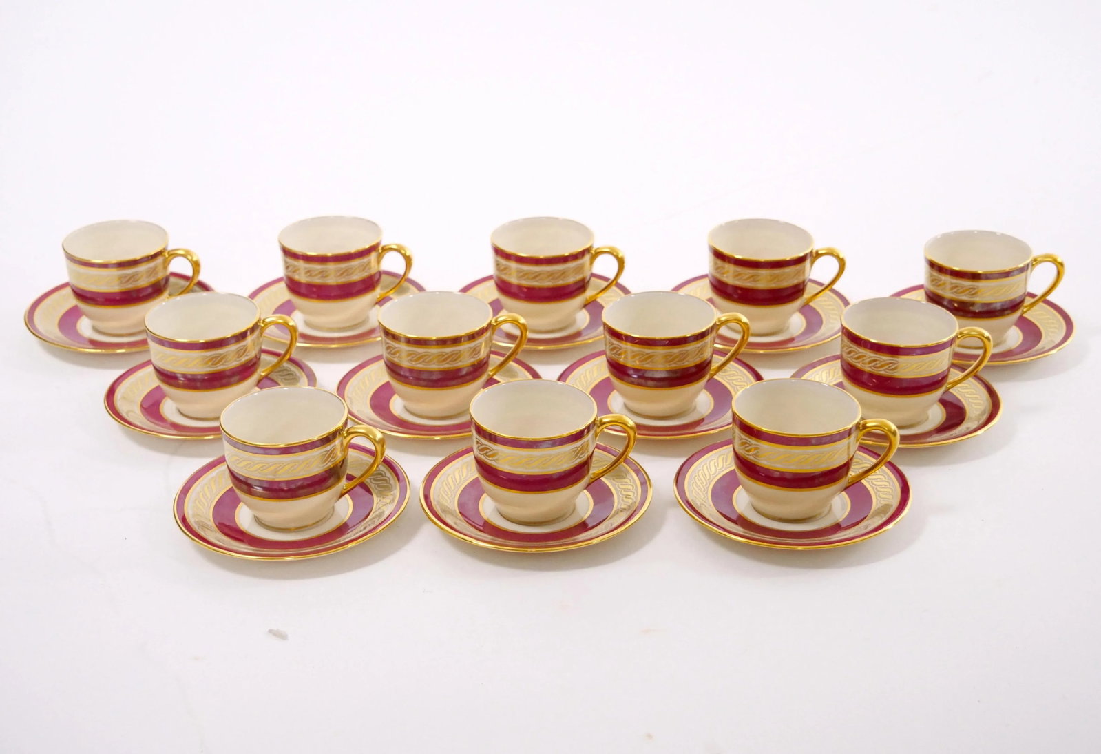 American Porcelain/Gilt Braid Decorated by Lenox for j.e Caldwell Dinner Set - 10