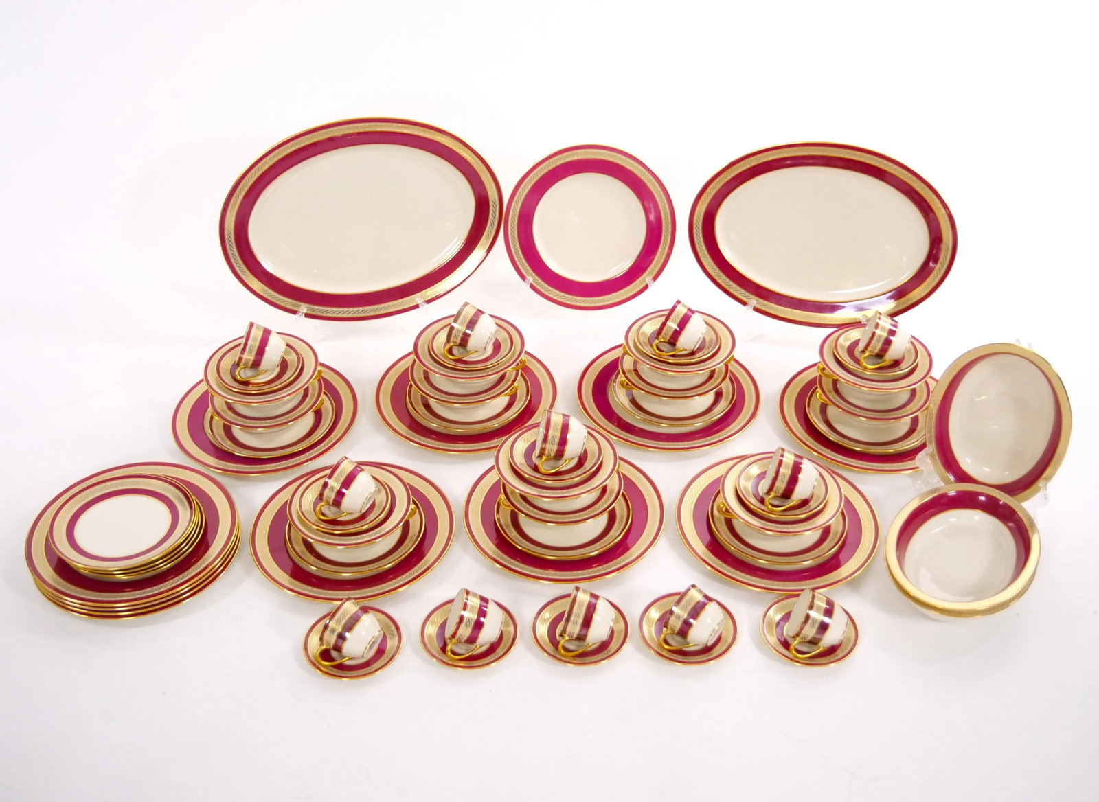 American Porcelain/Gilt Braid Decorated by Lenox for j.e Caldwell Dinner Set - 11