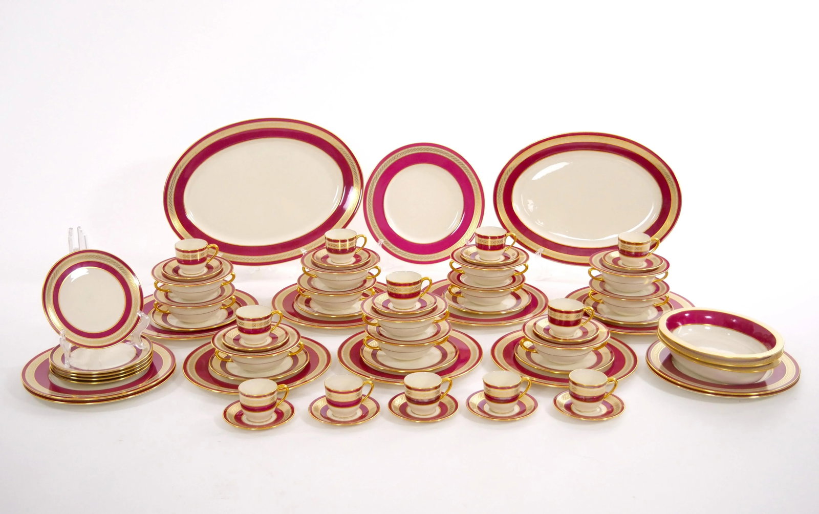 American Porcelain/Gilt Braid Decorated by Lenox for j.e Caldwell Dinner Set - 6