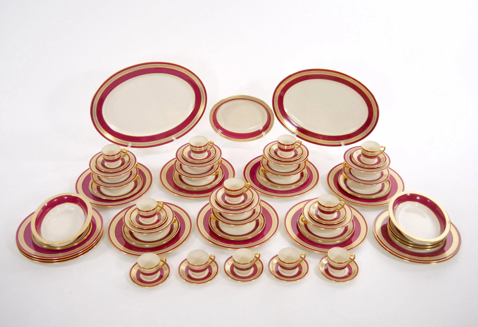 American Porcelain/Gilt Braid Decorated by Lenox for j.e Caldwell Dinner Set - 8