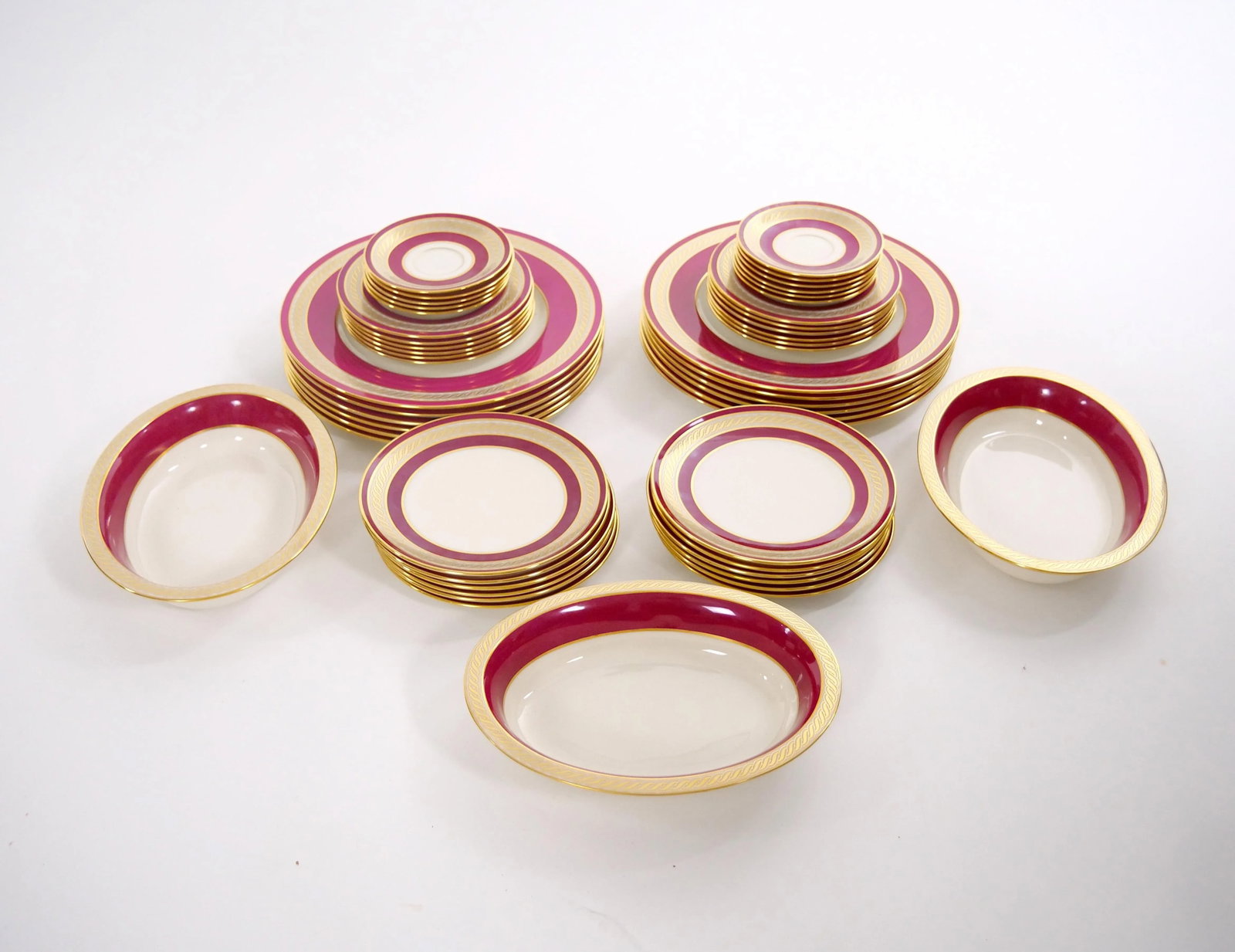 American Porcelain/Gilt Braid Decorated by Lenox for j.e Caldwell Dinner Set - 9