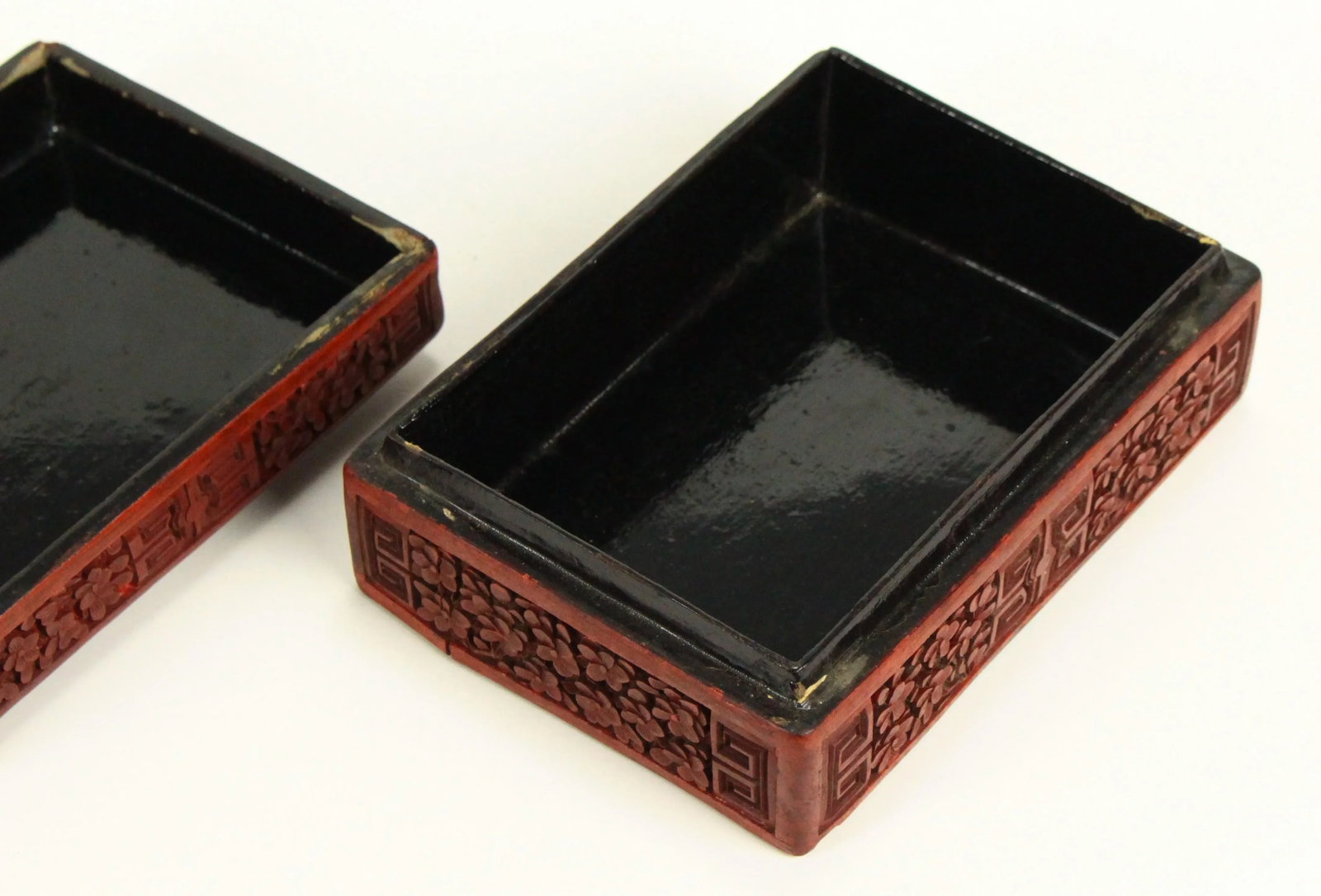 Late 19th Century Chinese Red Cinnabar Box With Carved Stone Dragon - 9